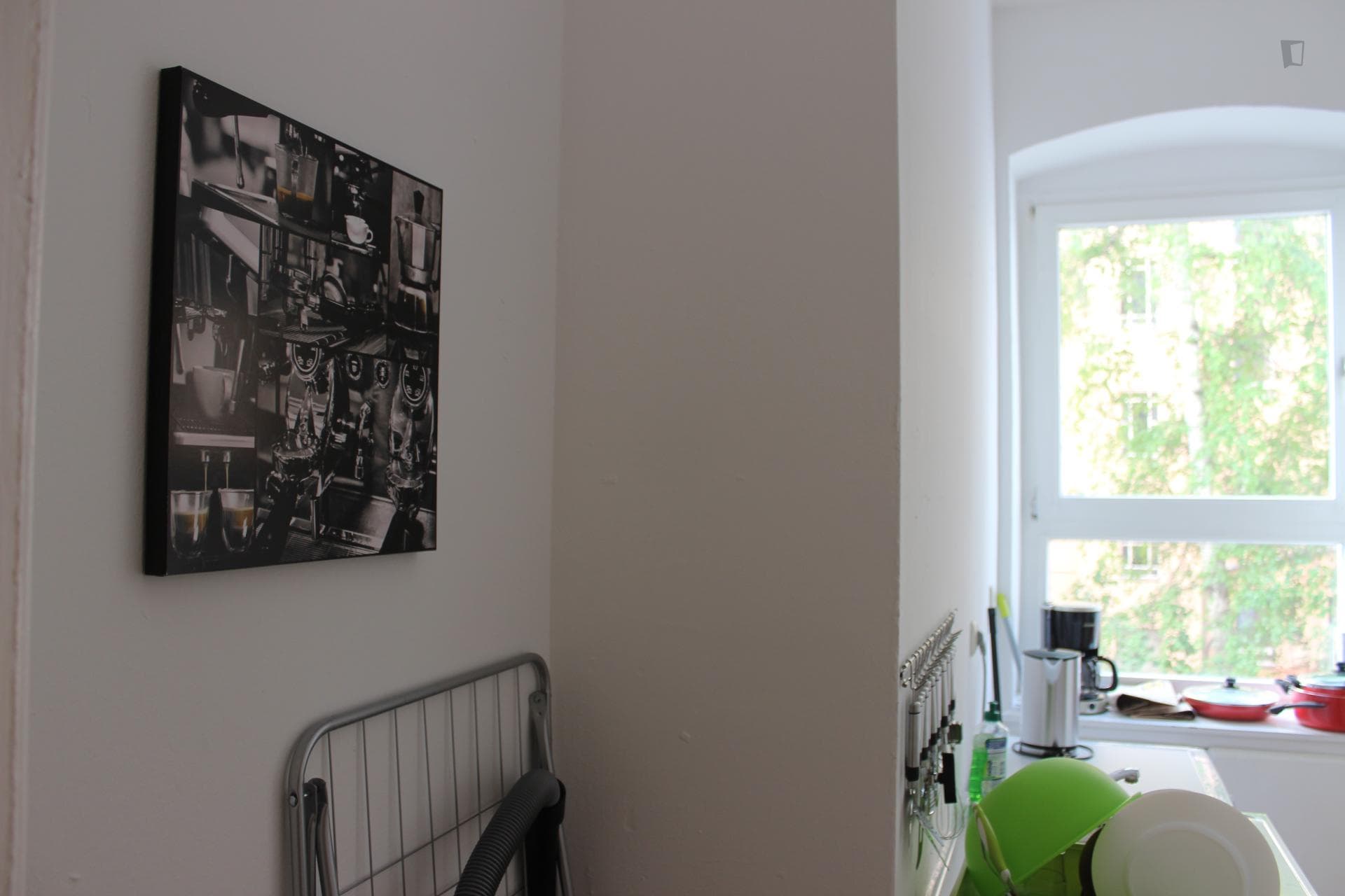 Comfy single bedroom in a 3-bedroom flat, in Neukölln photo 1