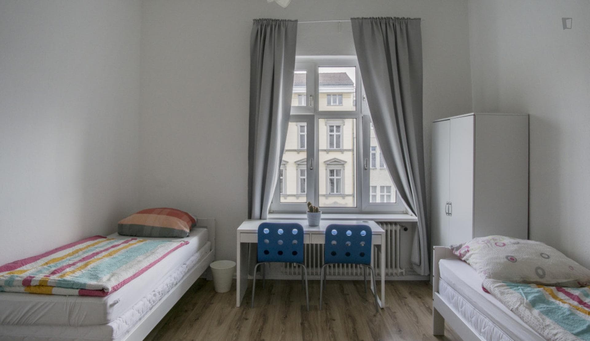 Bed in a triple bedroom, not far from Großer Tiergarten photo 1