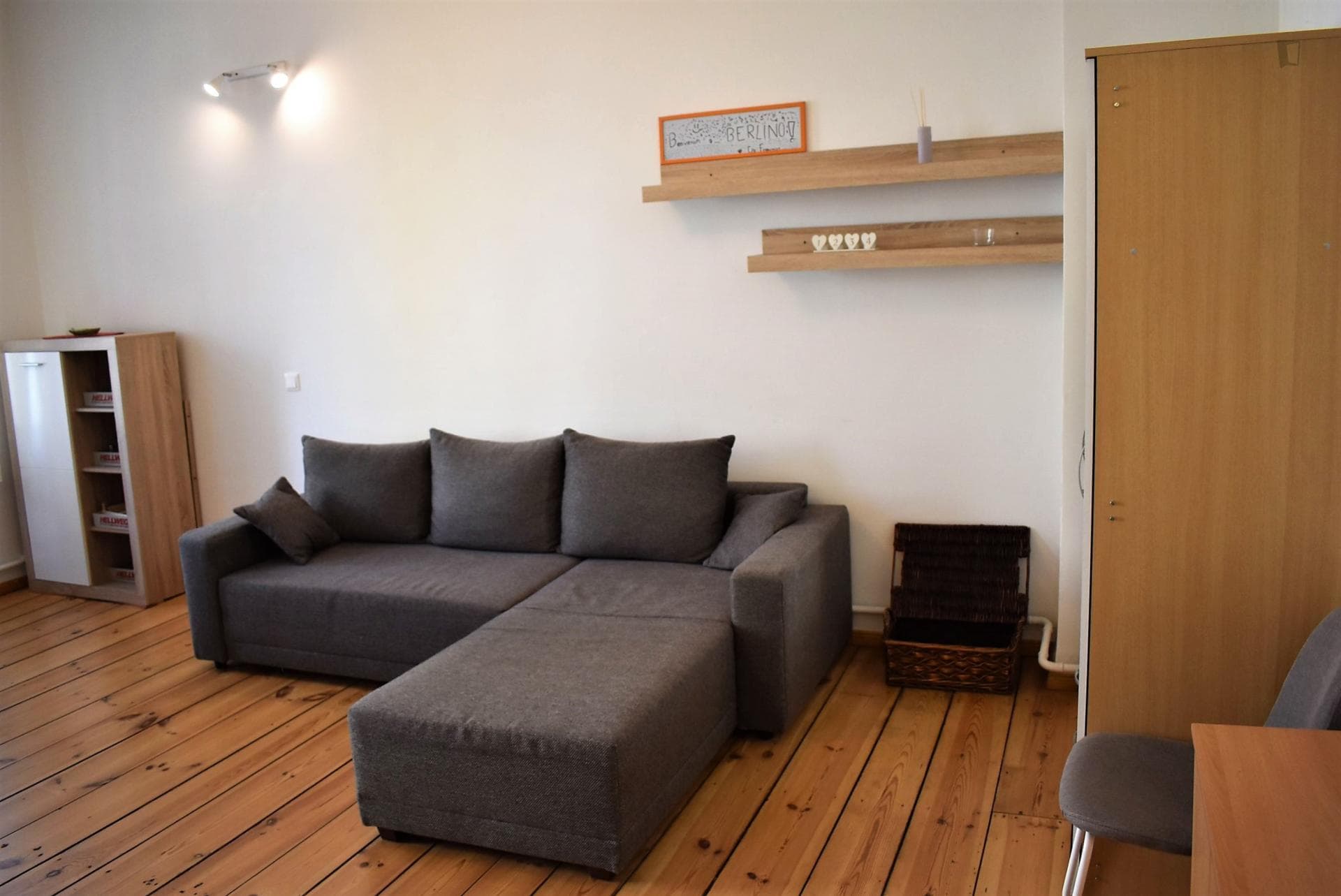 Sunny & bright 1-bedroom apartment in Berlin, near Spielplatz photo 1