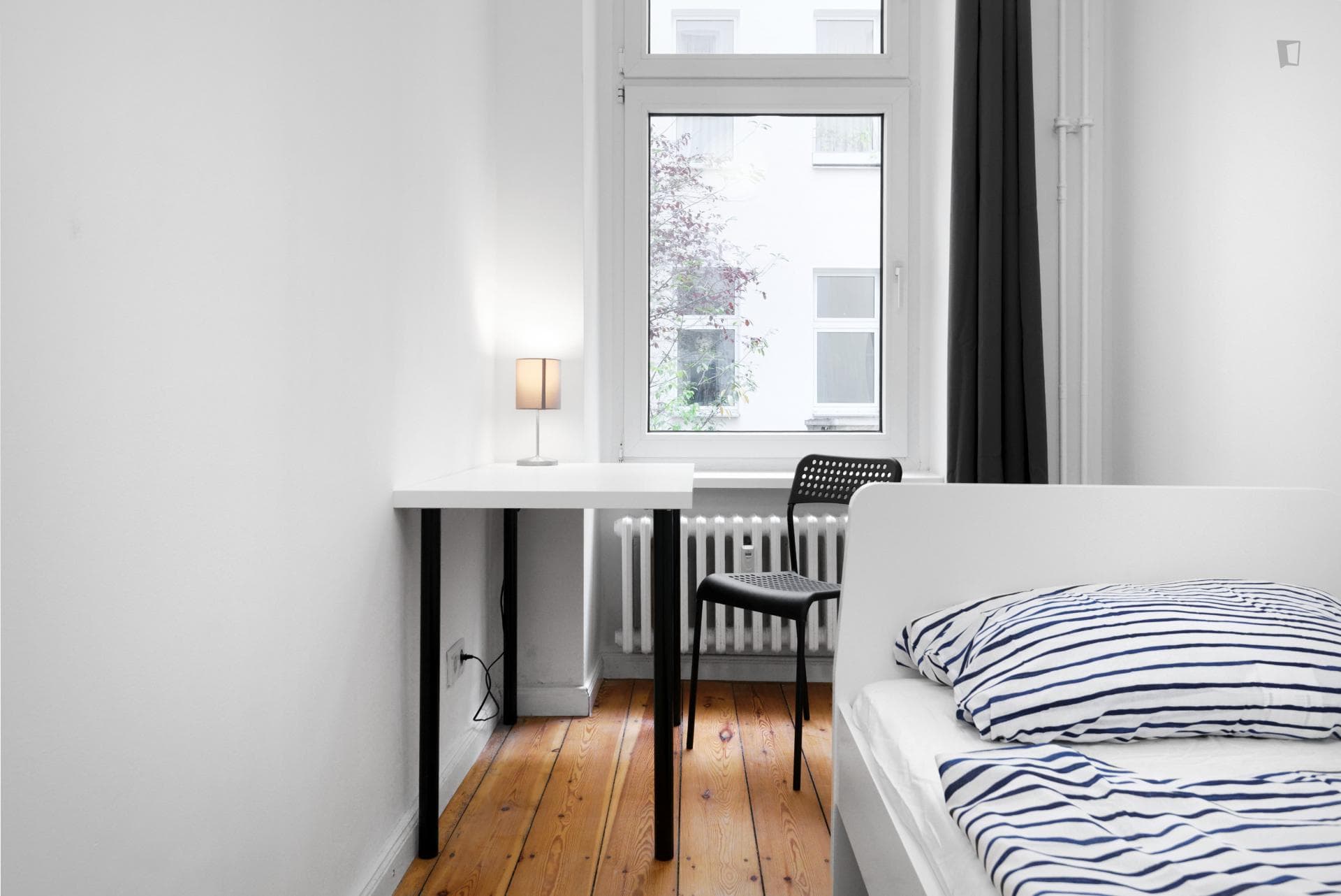Snug single bedroom in Moabit photo 1