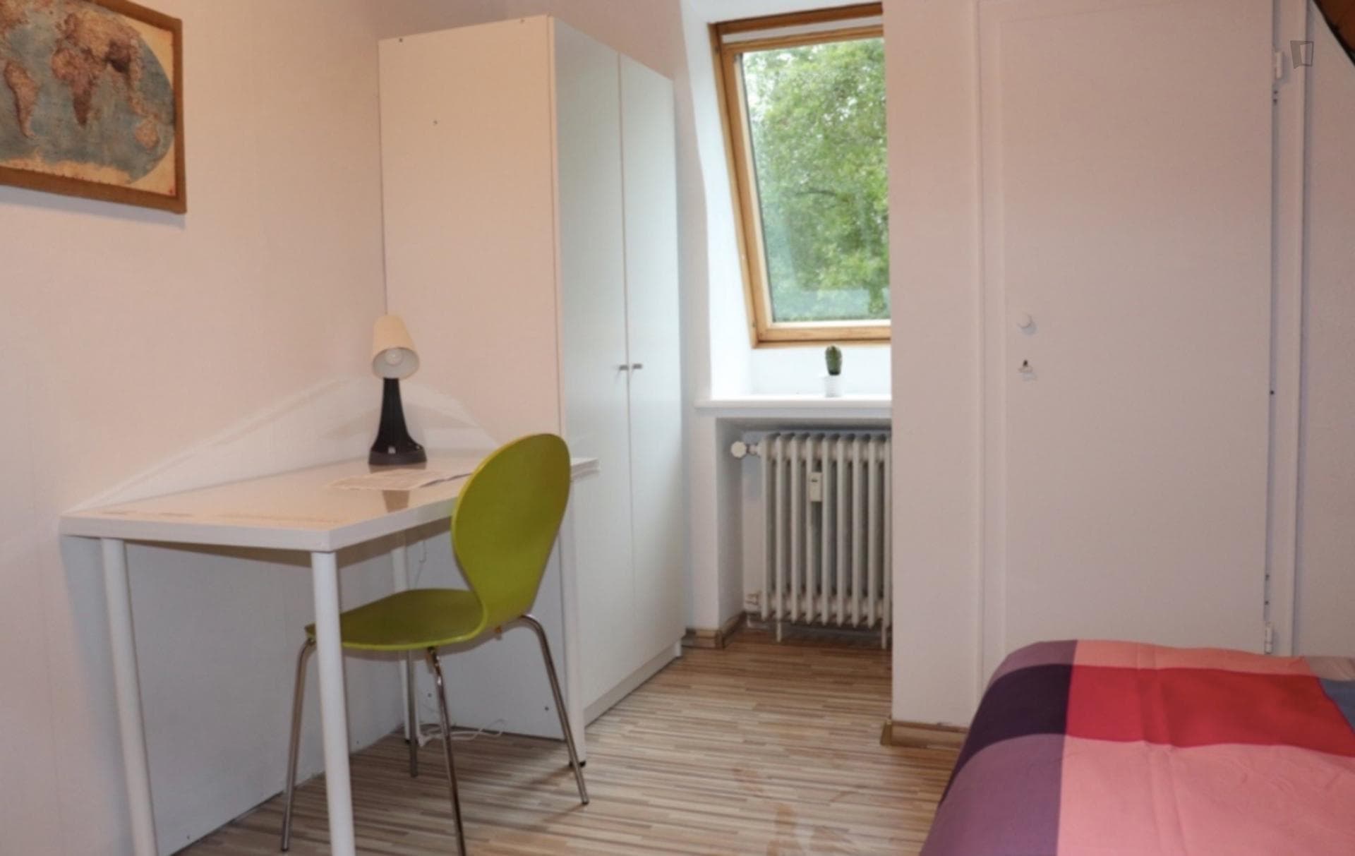 Comfortable single-bedroom in a 6-bedroom apartment in Bremen Altstadt right next to Wallanlagen Park photo 1