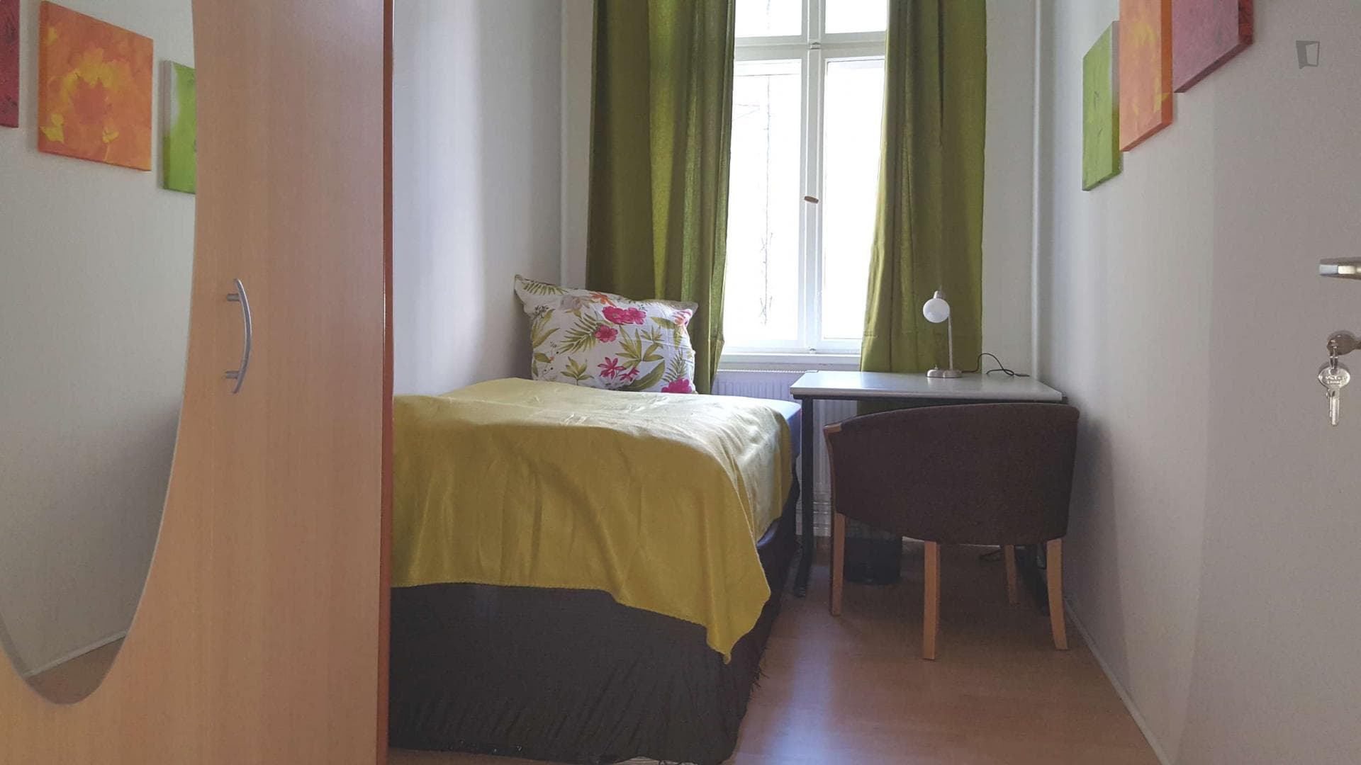 Comfy single bedroom near the Schönhauser Allee metro photo 1