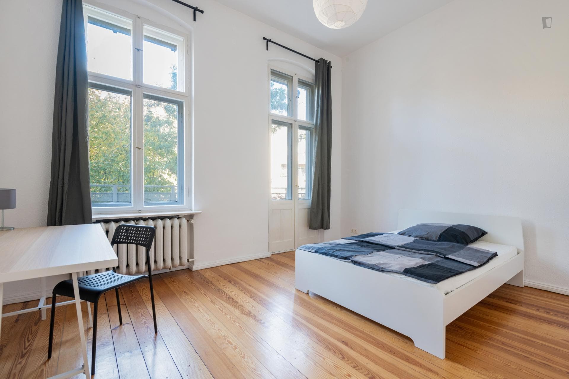 Spacious single bedroom near the Hohenzollerndamm train station photo 1