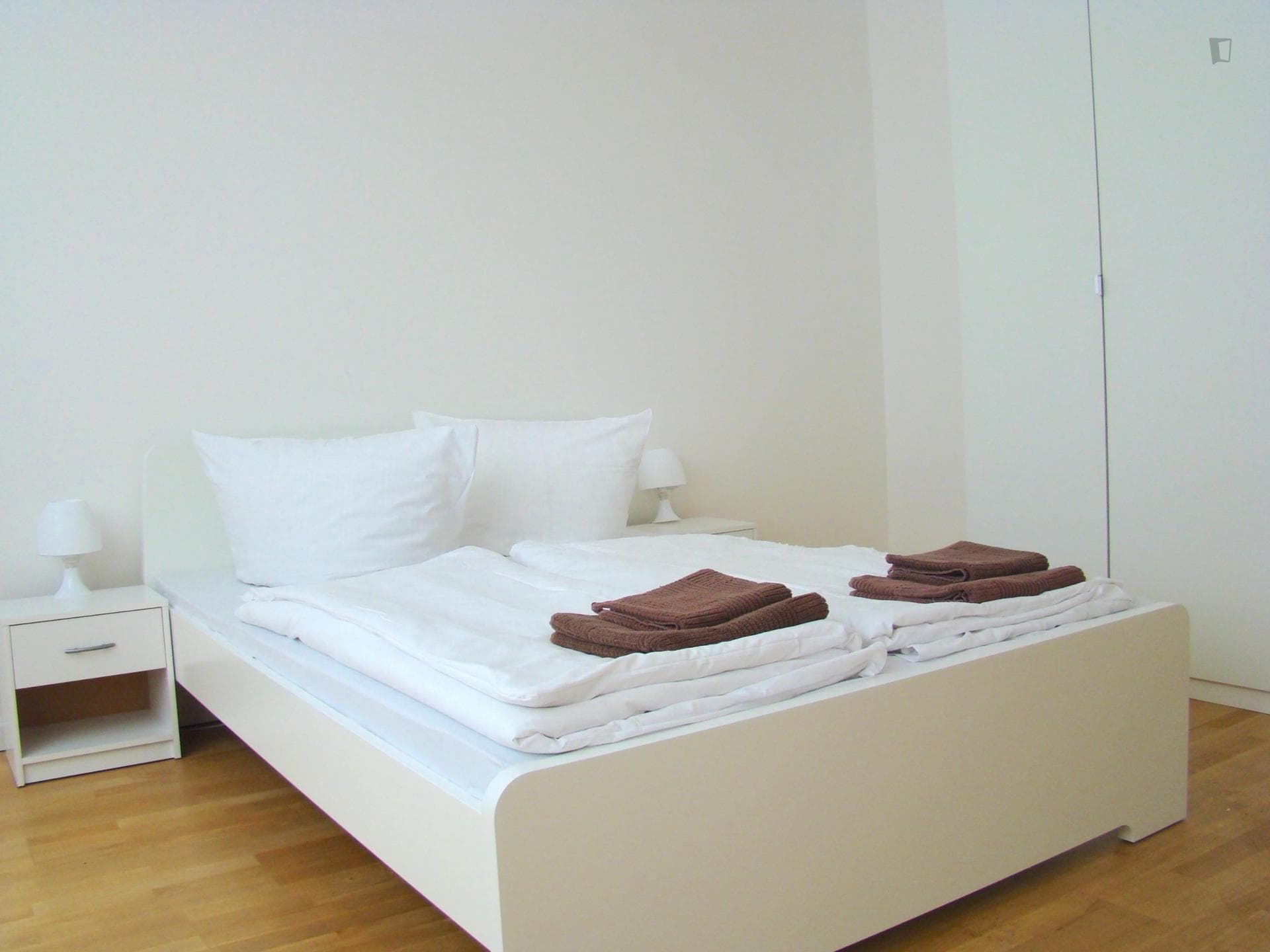 Double bedroom in a 3-bedroom apartment near U-Bhf Mehringdamm transport stop photo 1