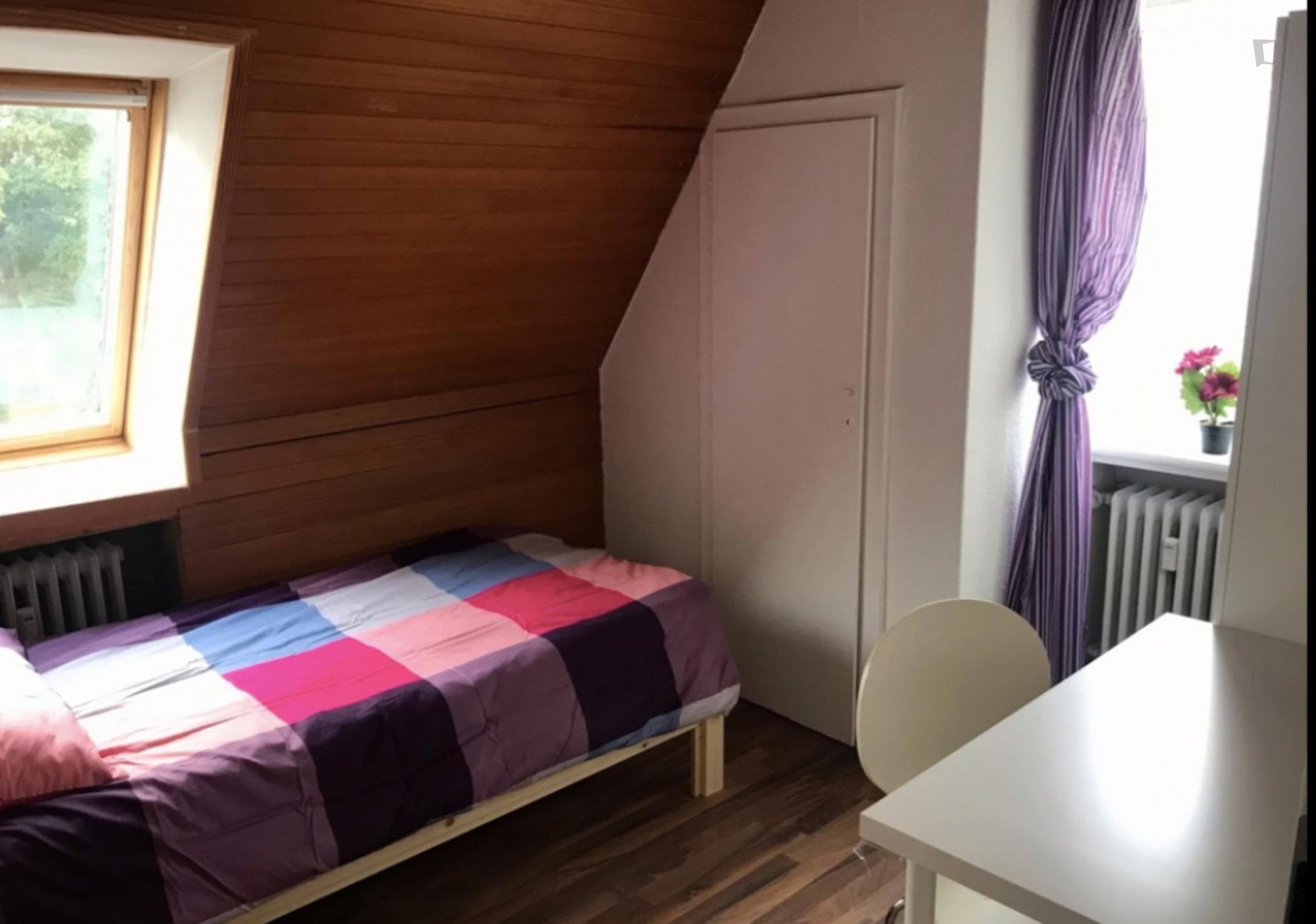 Bright single-bedroom in a 6-bedroom apartment in Bremen Altstadt right next to Wallanlagen Park photo 1