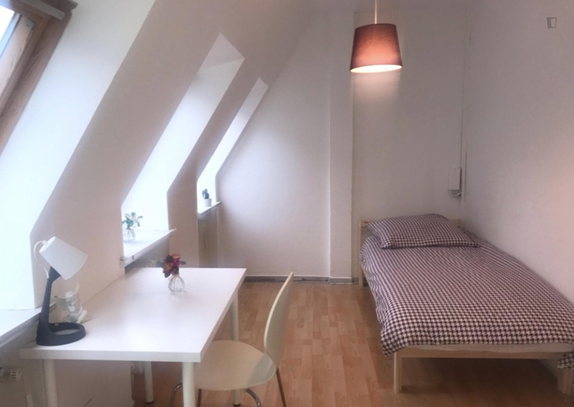 Amazing single-bedroom in a 6-bedroom apartment in Bremen Altstadt right next to Wallanlagen Park photo 1