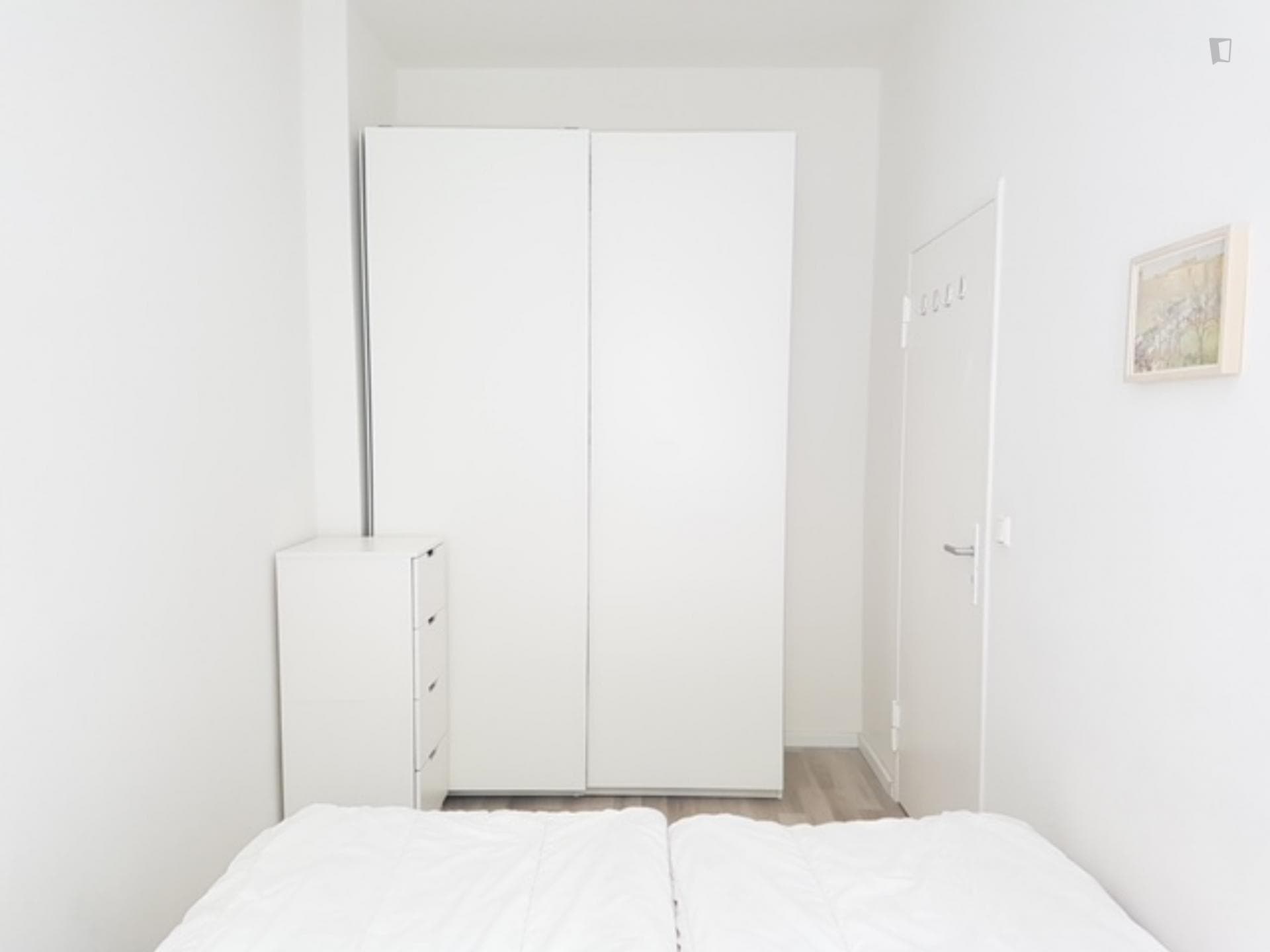 Sunny 2 rooms apt with balcony, with very good connection to public transport photo 1