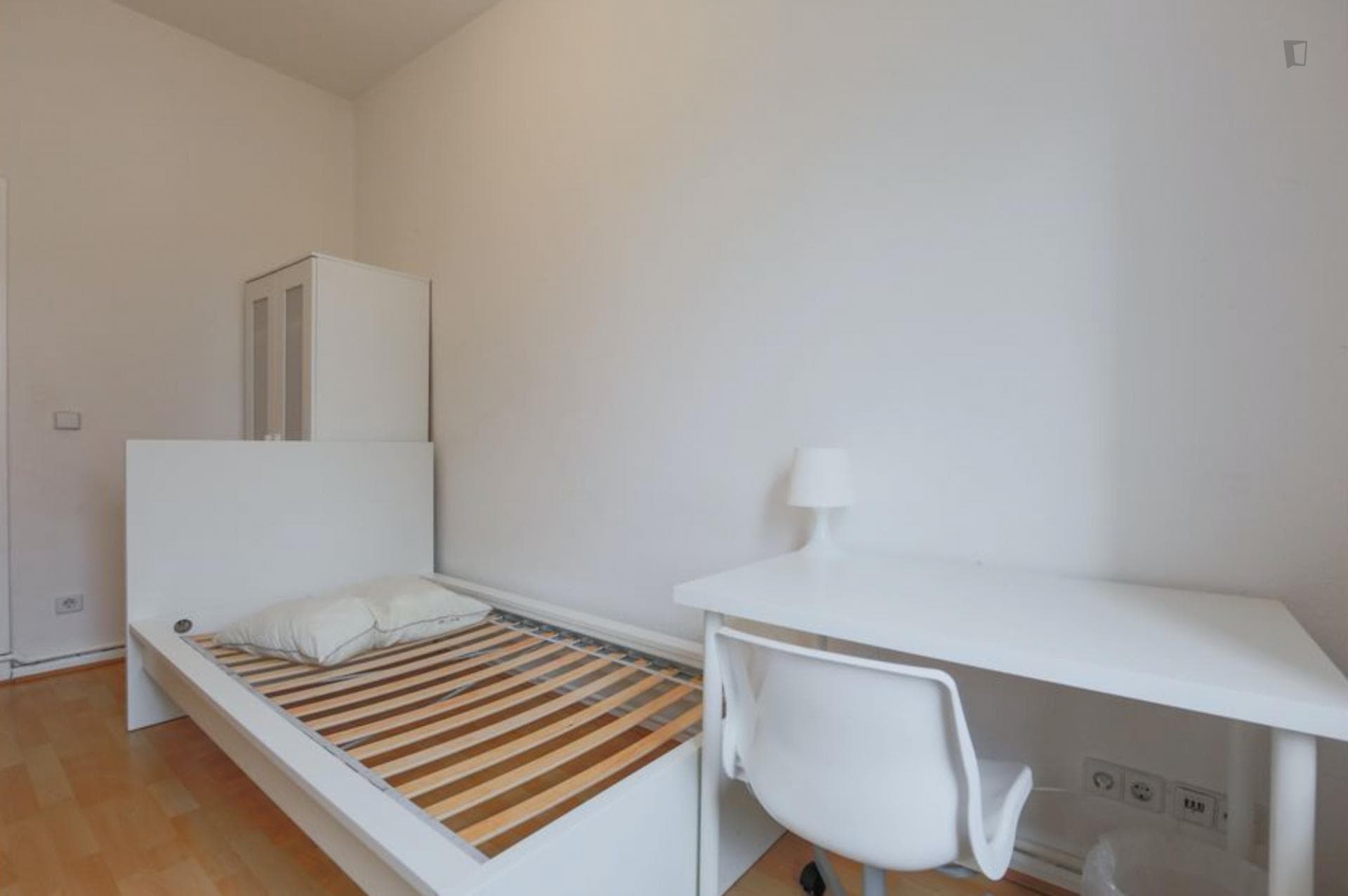 Bright Single Bedroom in the heart of Neukölln photo 1