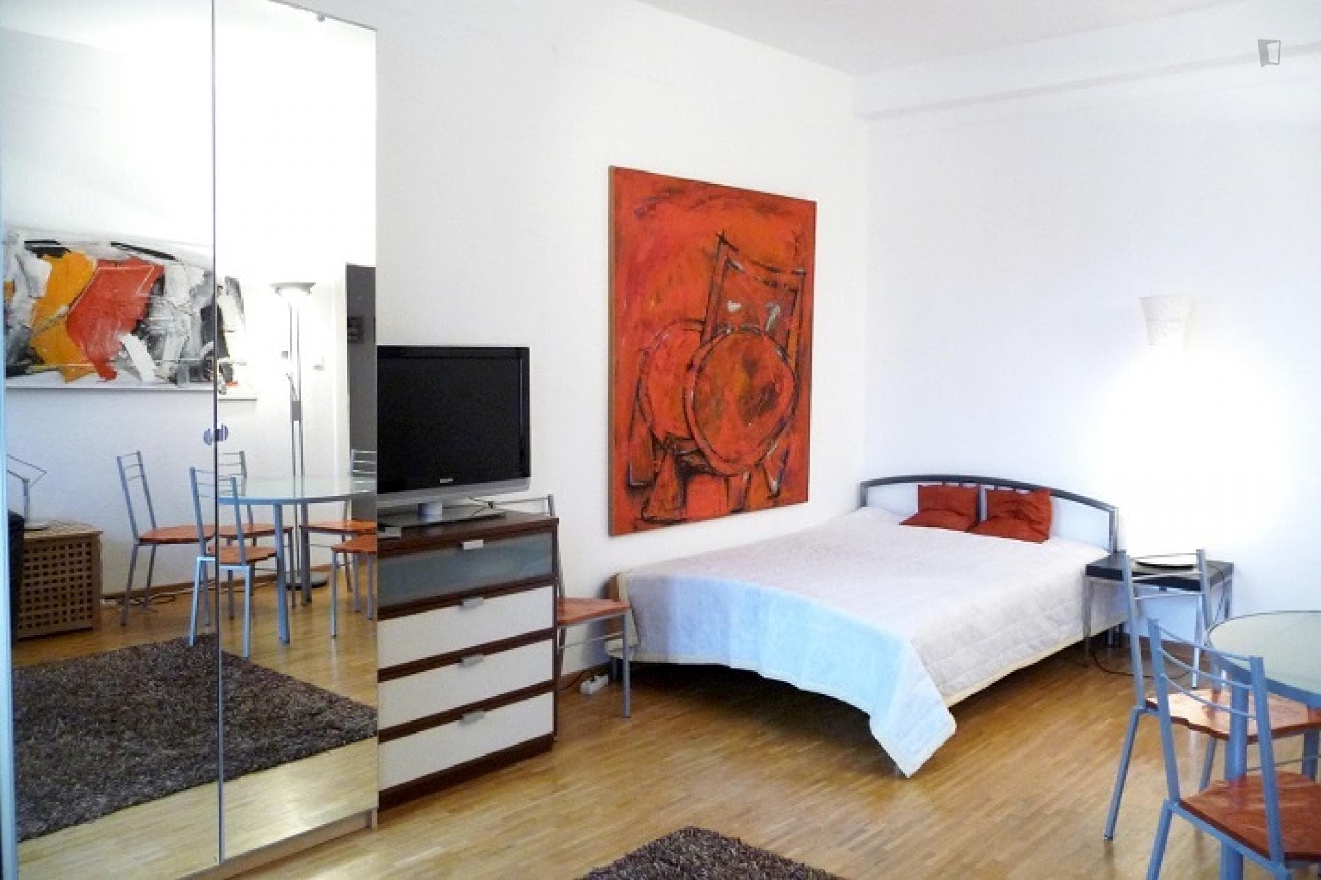 Neat 2-bedroom flat in Charlottenburg photo 1