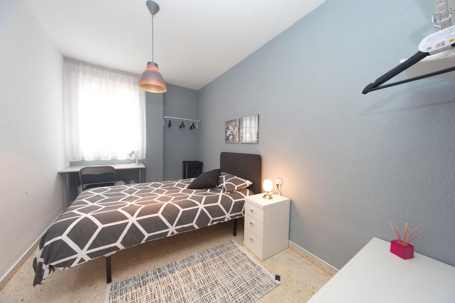 Modern single bedroom in a 4-bedroom apartment near Parroquia San Francisco Javier photo 1