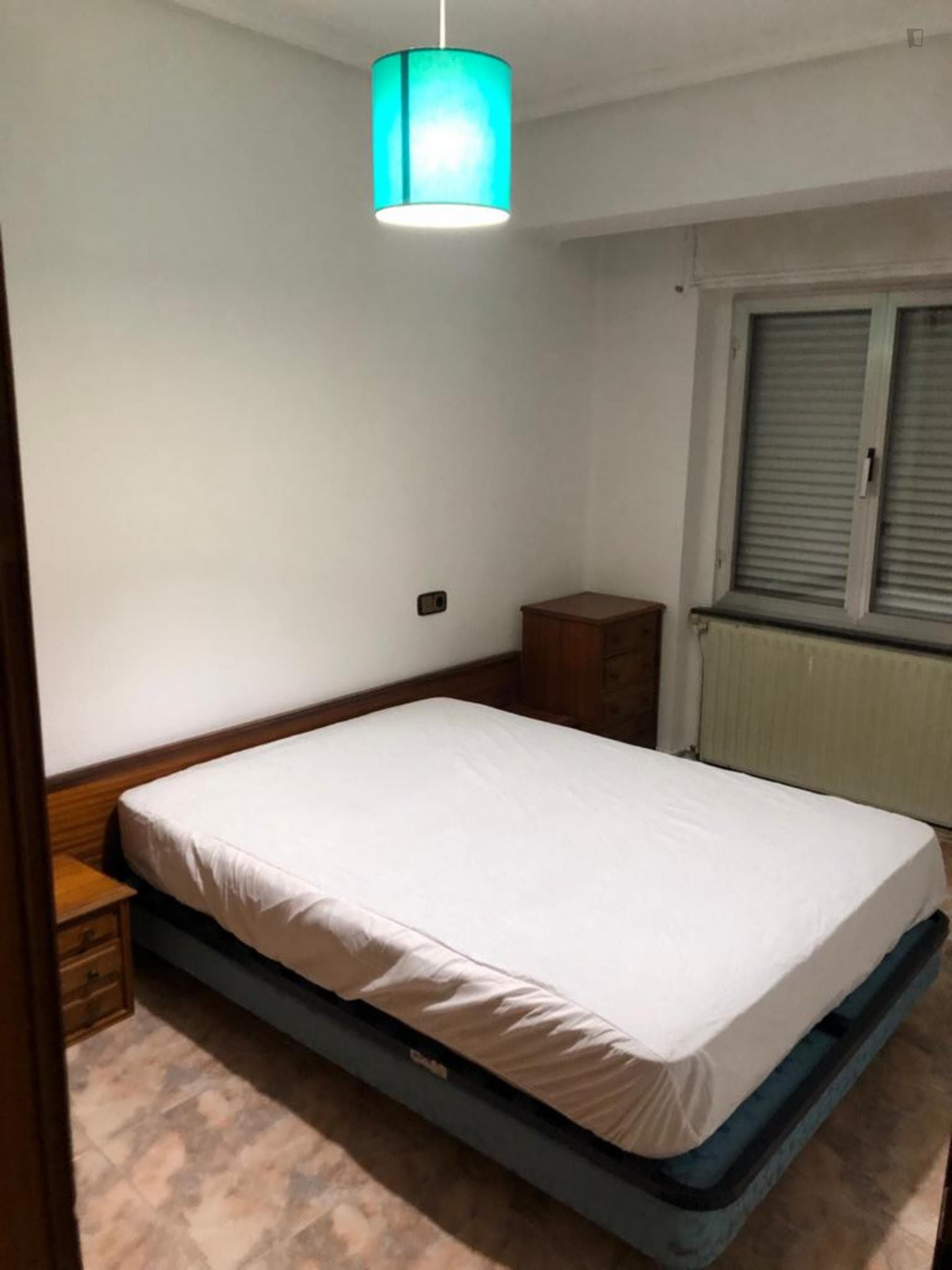Homely double bedroom with private salon near La Alamedilla train station photo 1