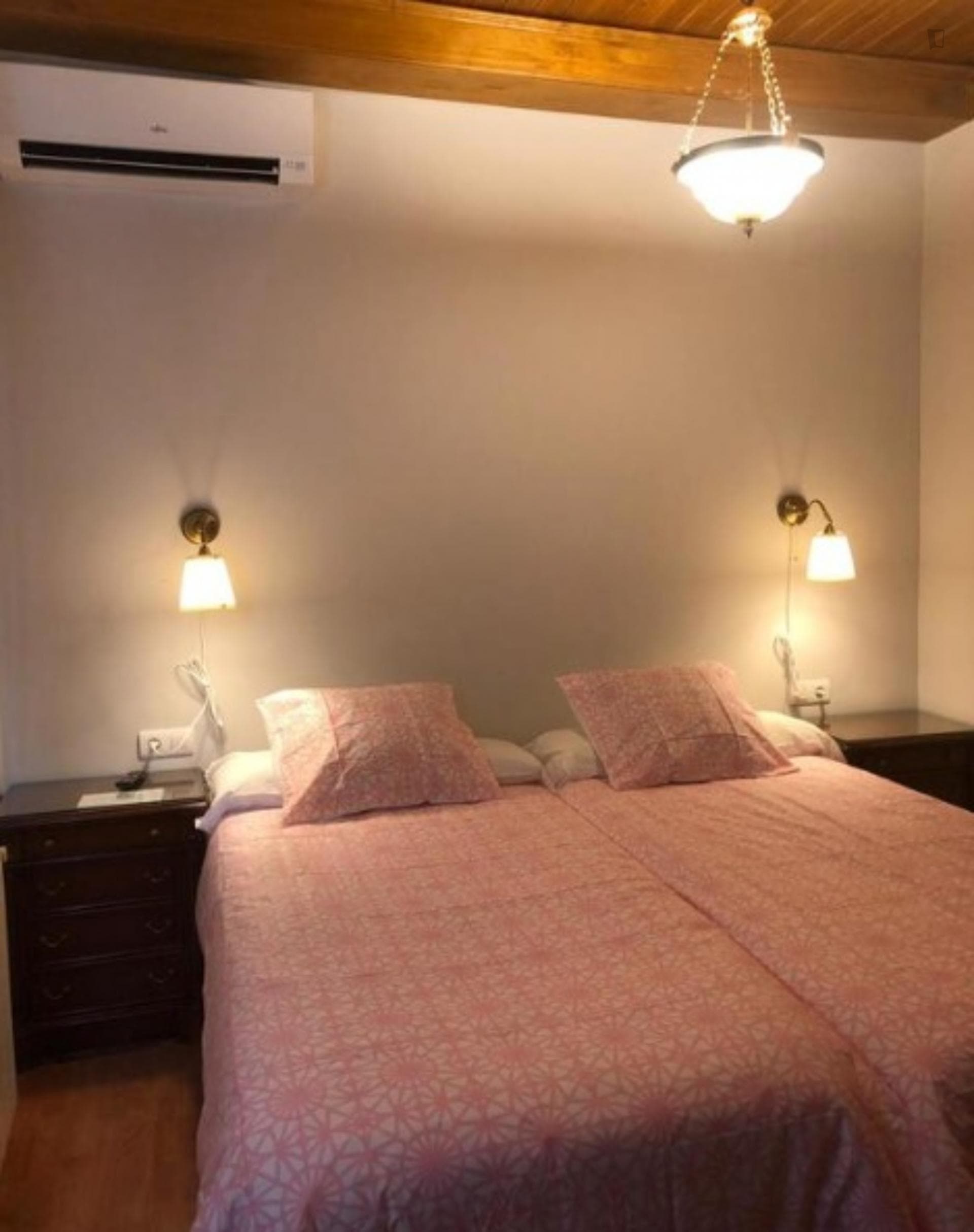 Beautiful twin bedroom near Cumbres Verdes photo 1