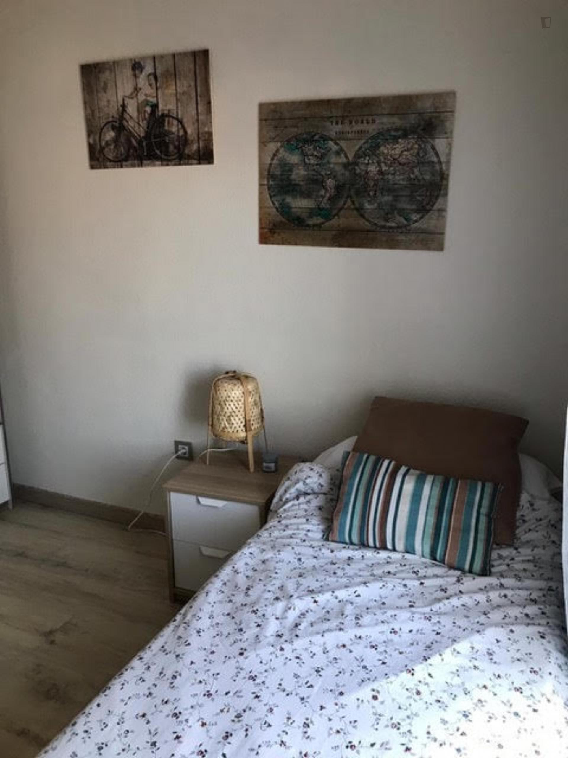 Charming single bedroom near Plaça de Pius XII photo 1