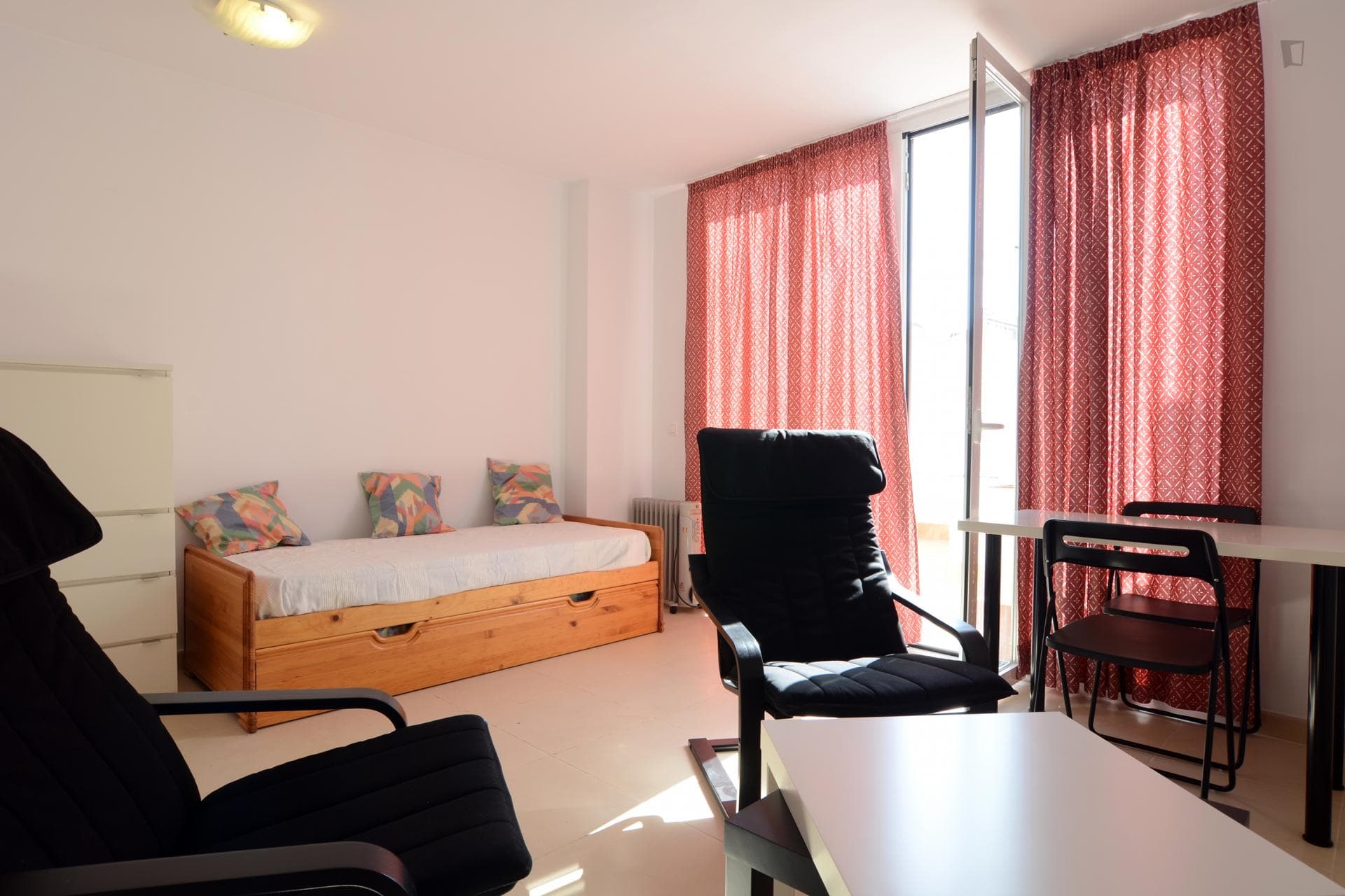 Practical and bright studio apartment in La Trinidad photo 1
