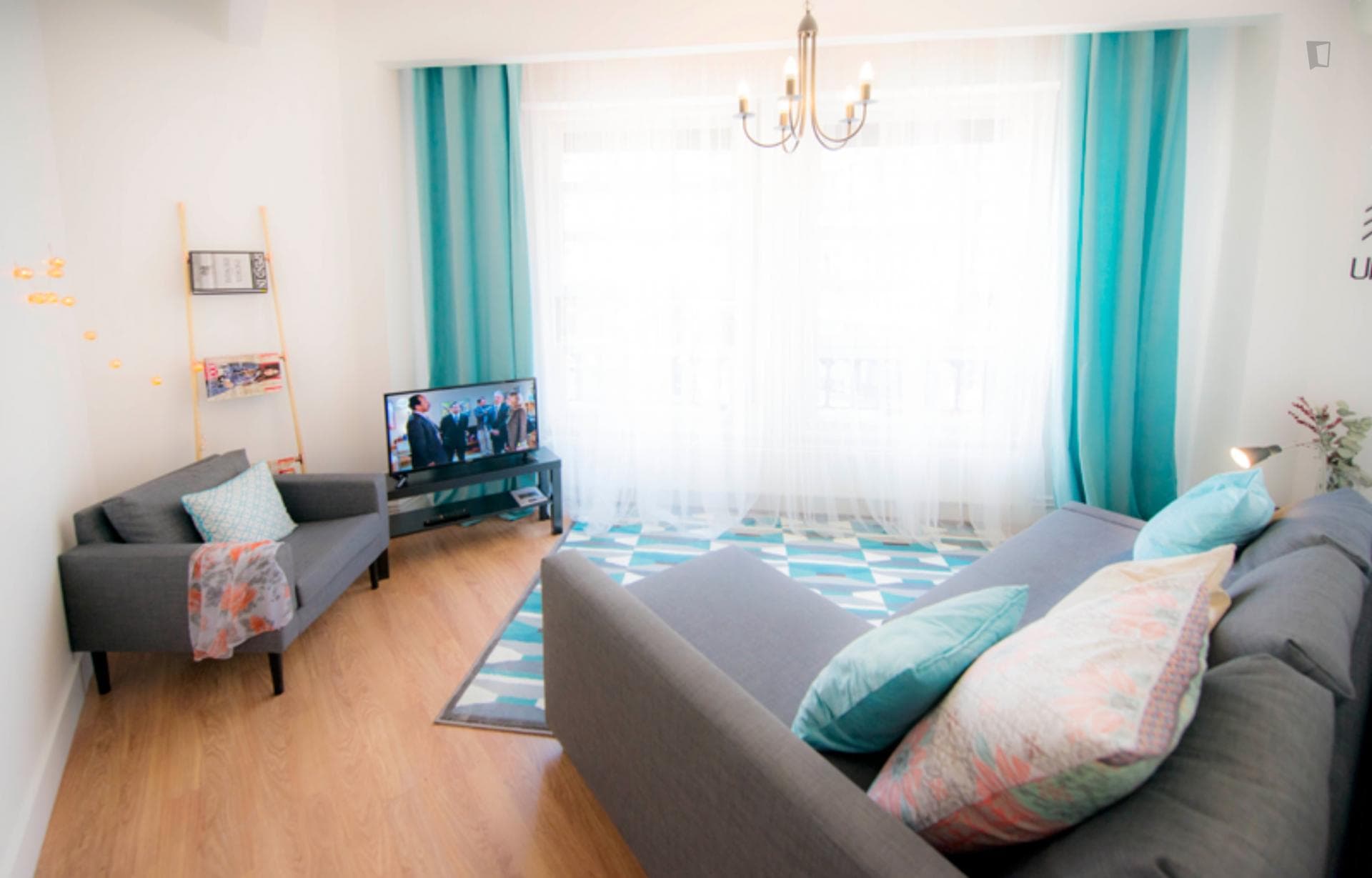 Double bedroom in a 5 bedroom apartment close to Indautxu photo 1