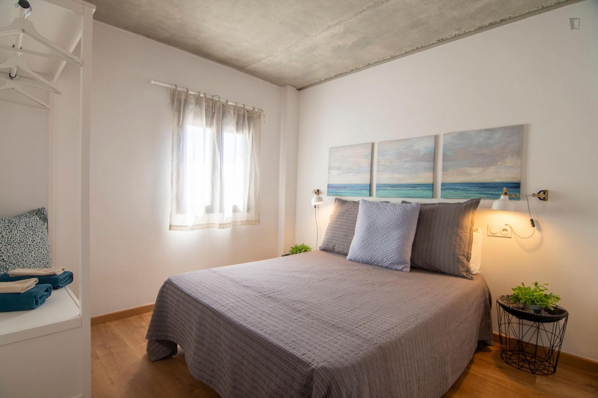 Bright 1-bedroom apartment near Iglesia de San Antón photo 1