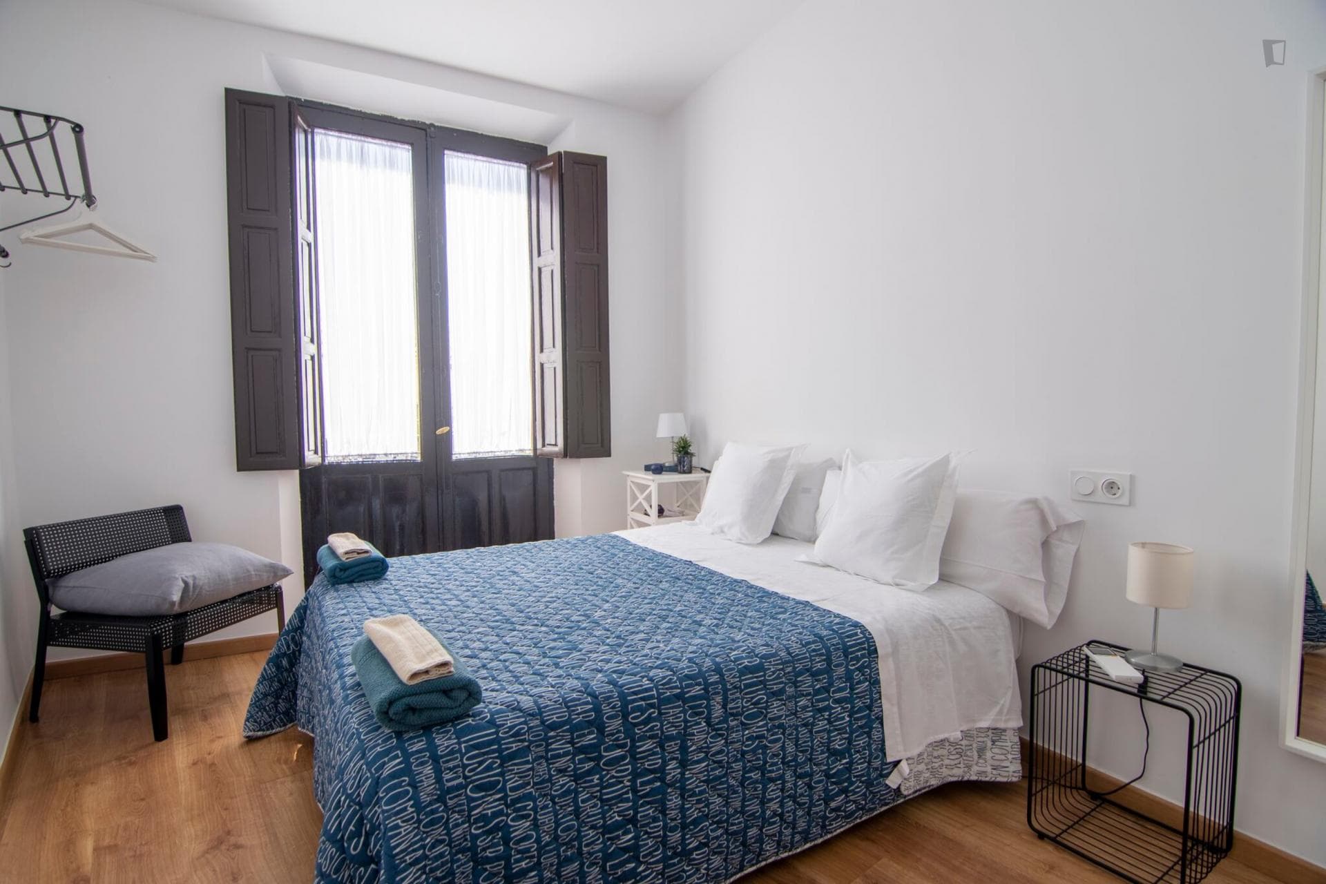 Cozy 2-bedroom apartment near Iglesia de San Antón photo 1