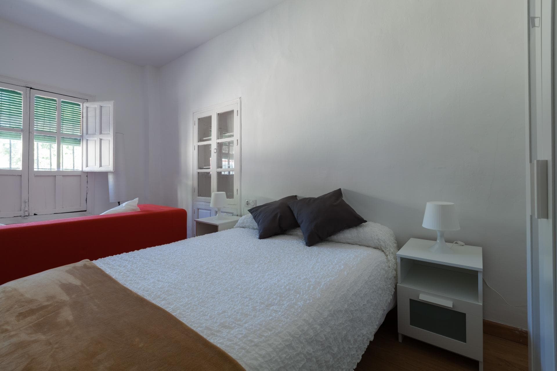 Luminous and fresh studio apartment in Albaicín photo 1