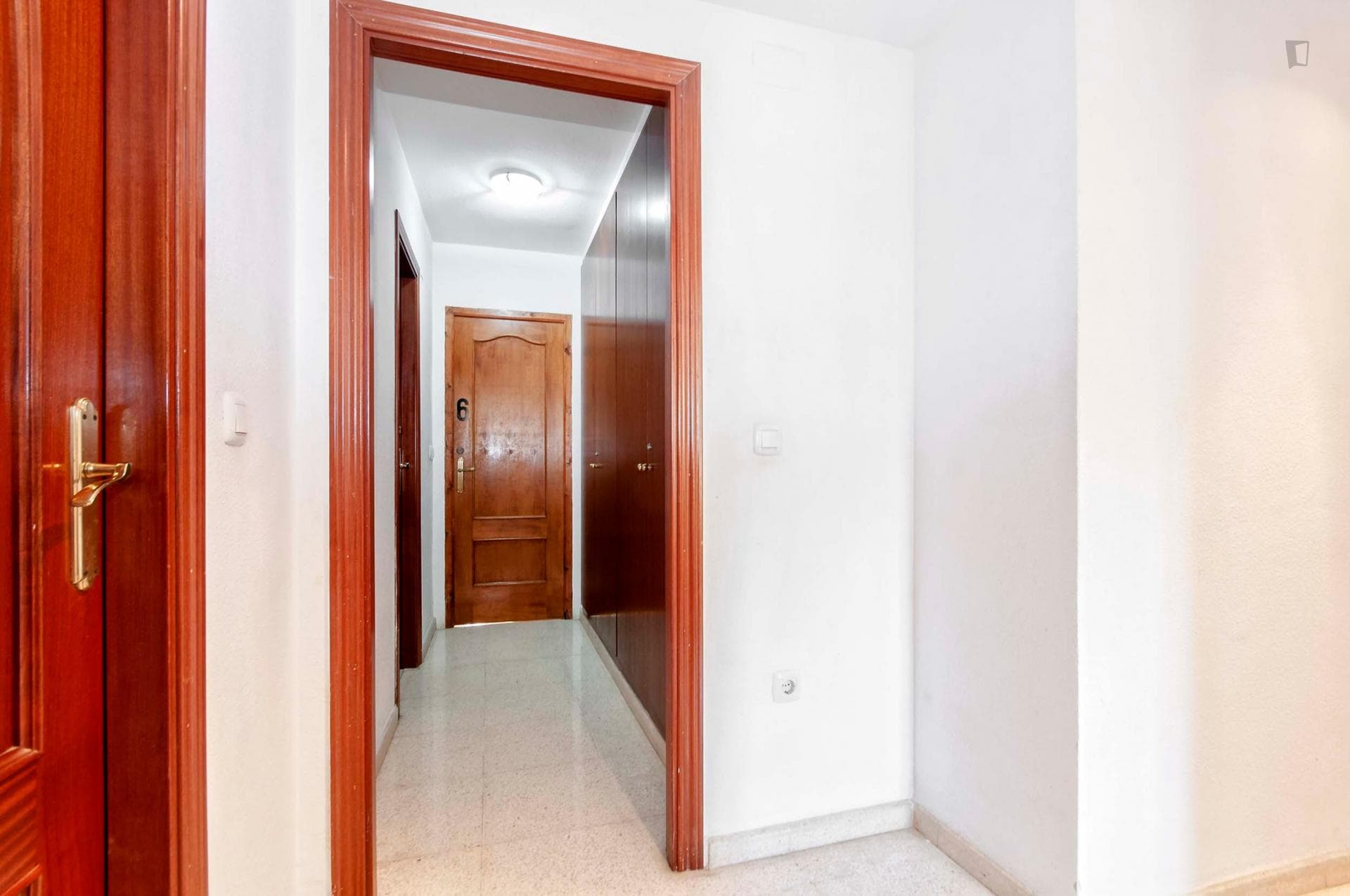Double bedroom in a 6-bedroom apartment in Alicante photo 1