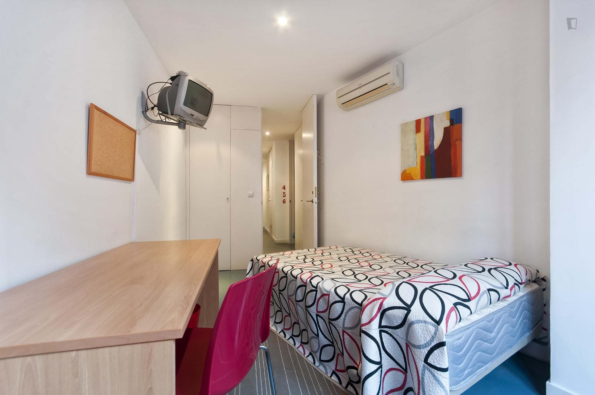 Great double bedroom next to Mercat Central photo 1
