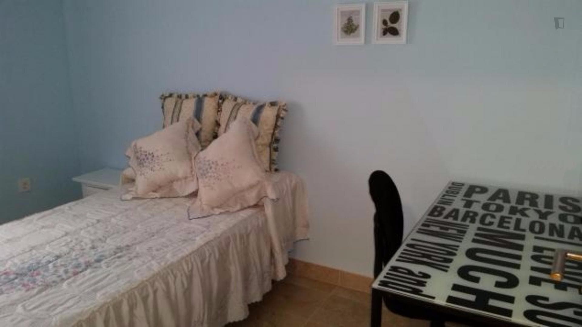Single bedroom close to city centre photo 1