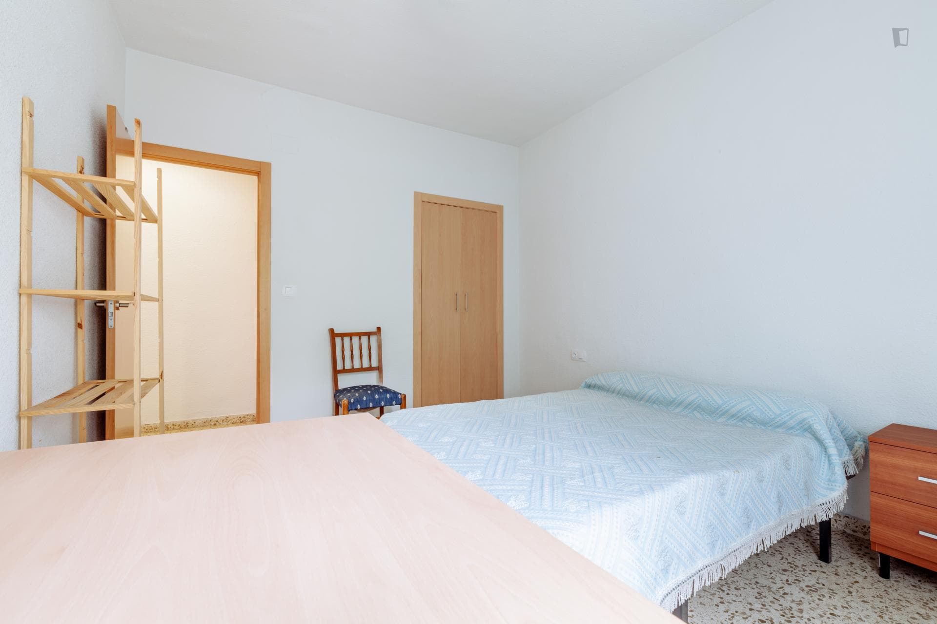 Fresh and welcoming 3-bedroom apartment not far from Facultad de Farmacia photo 1
