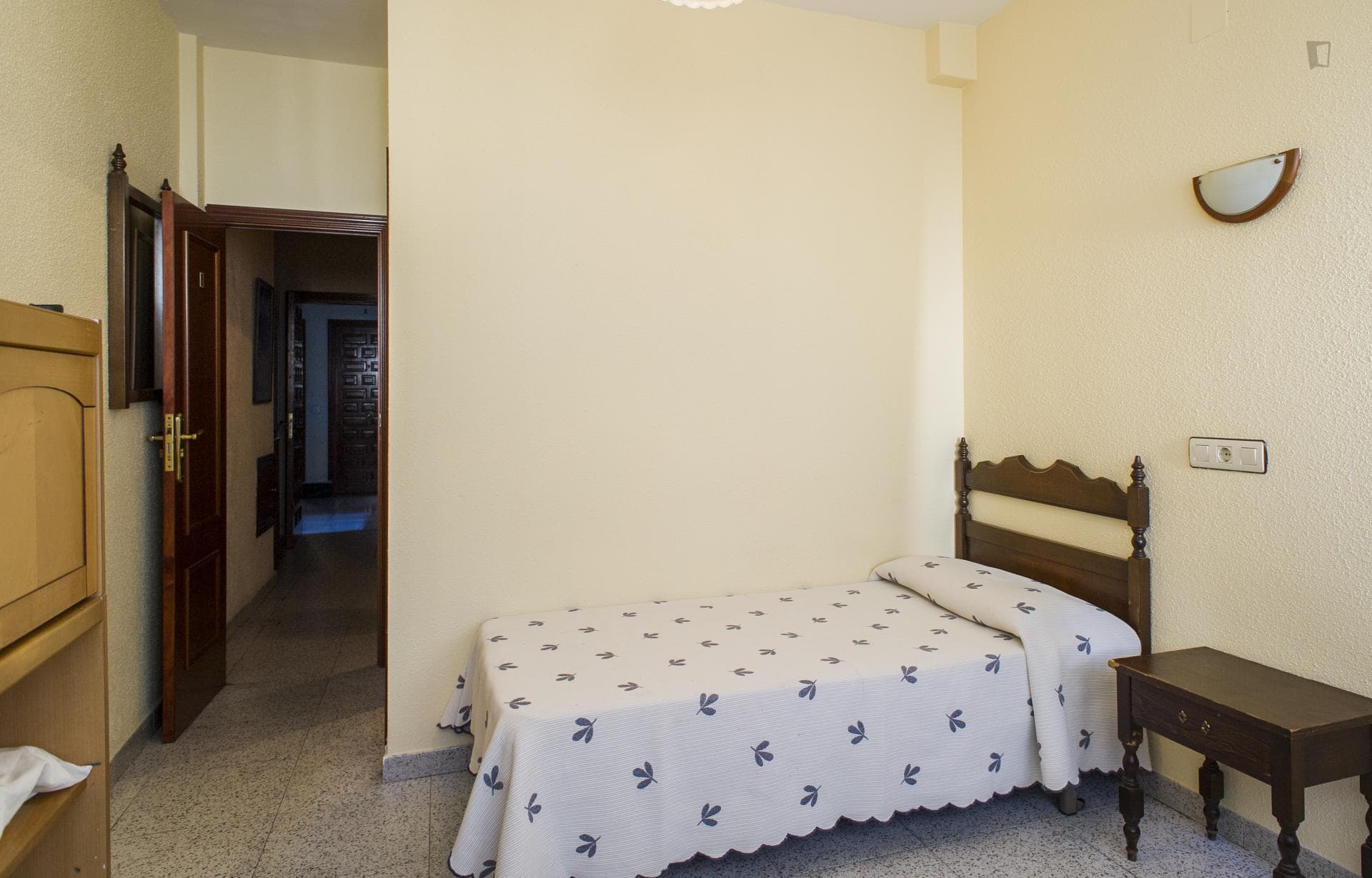 Cool single ensuite bedroom close to Universidad de Salamanca photo 1