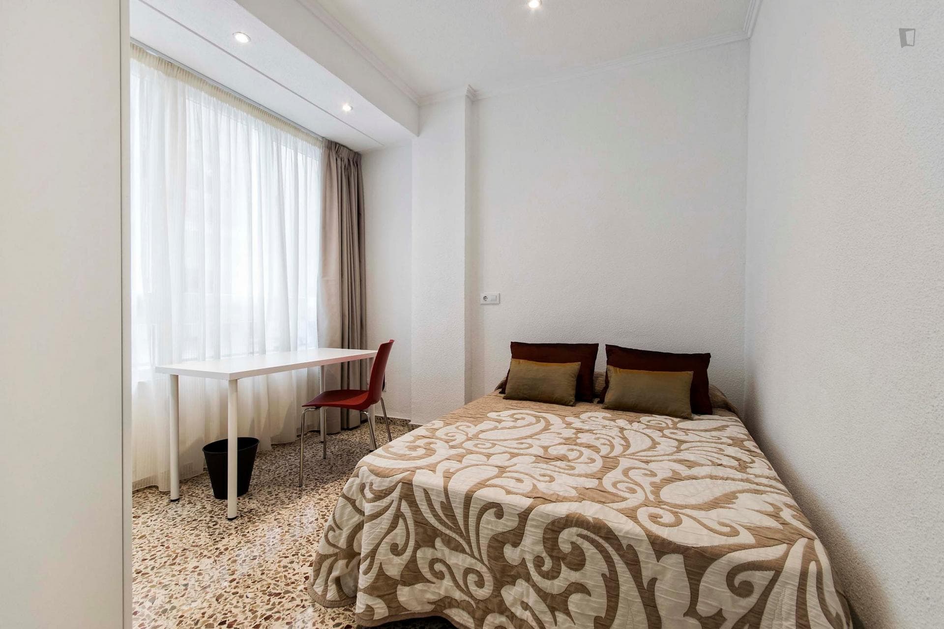 Cool double bedroom in Alicante Centro photo 1