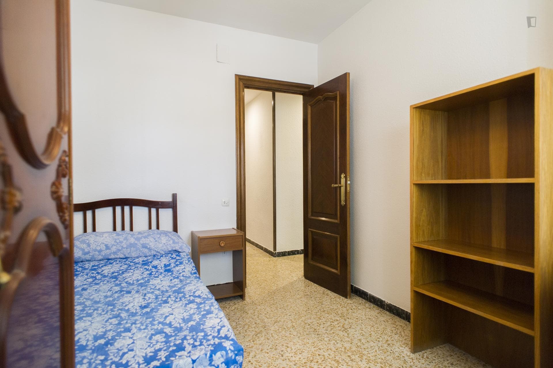 Friendly 4-bedroom apartment next to Jardín de los Gozos y las Sombras photo 1