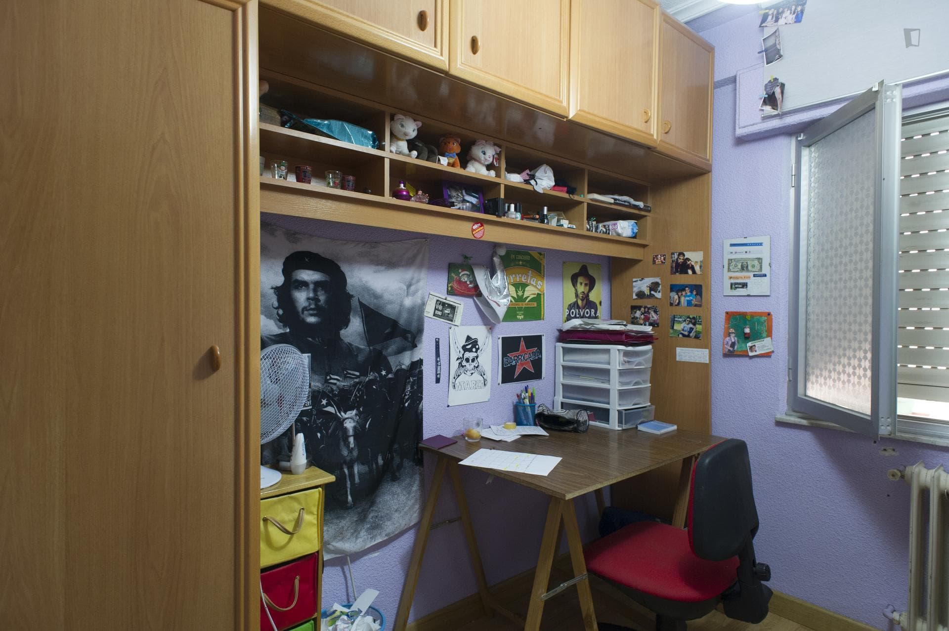 Stylish 3-Bedroom Apartment with Central Heating and Wi-Fi near Facultad de Derecho photo 1