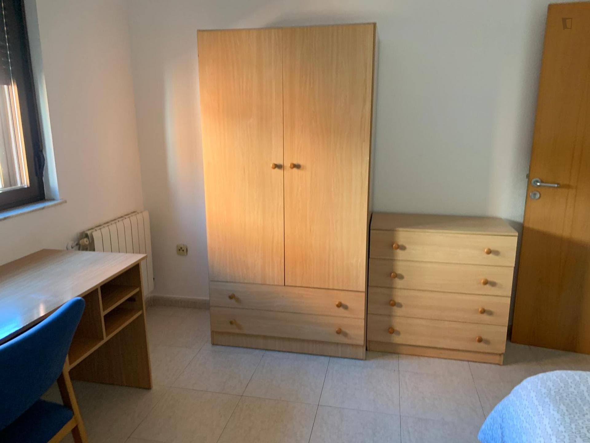 Cozy single bedroom in a 6-bedroom apartment near Instituto de Enseñanzas Aplicadas photo 1