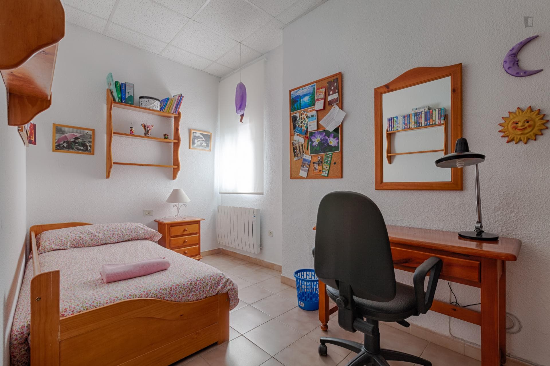 Single bedroom with breakfast, lunch and dinner included photo 1