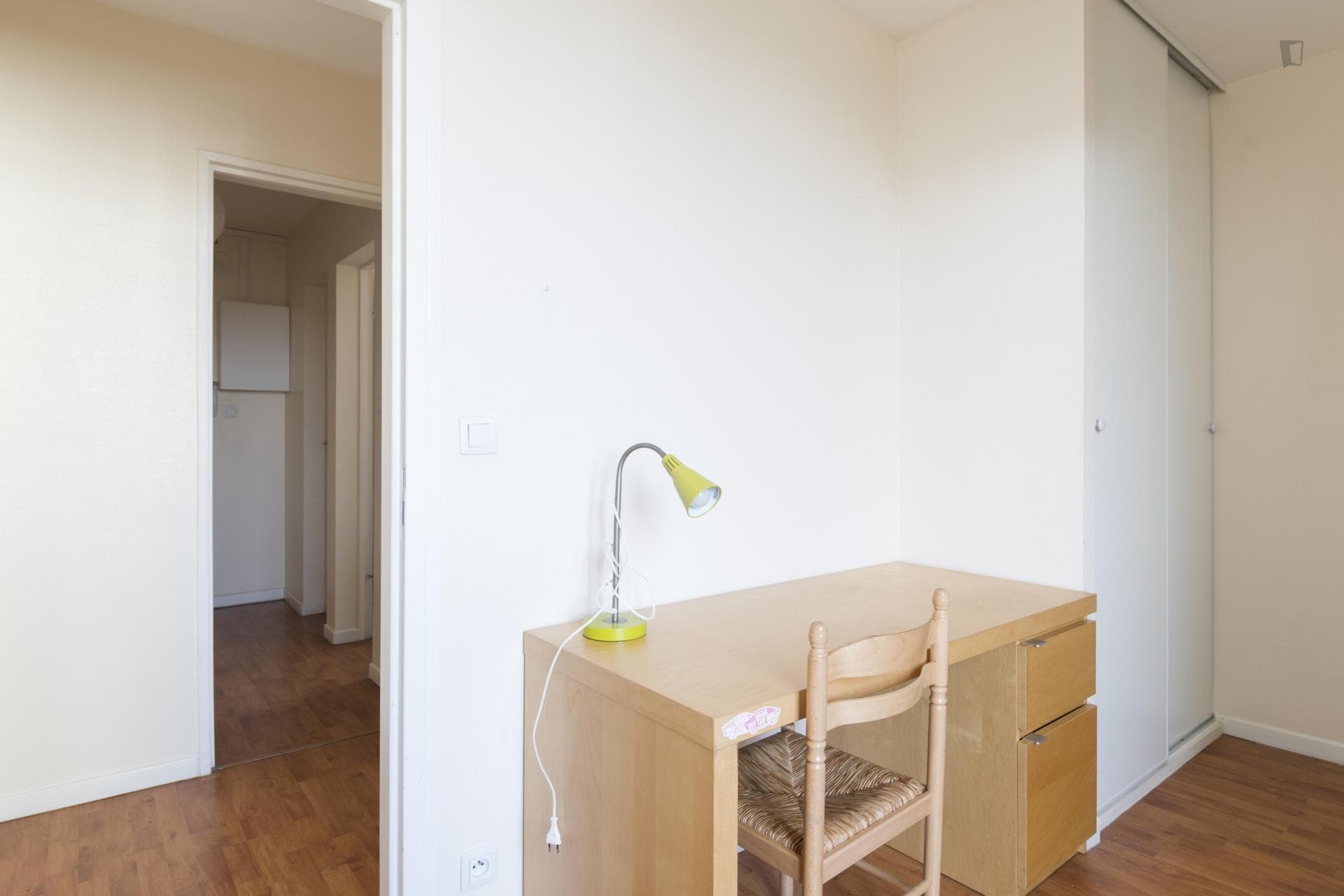 Inviting single bedroom near Villejuif - Léo Lagrange metro station photo 1