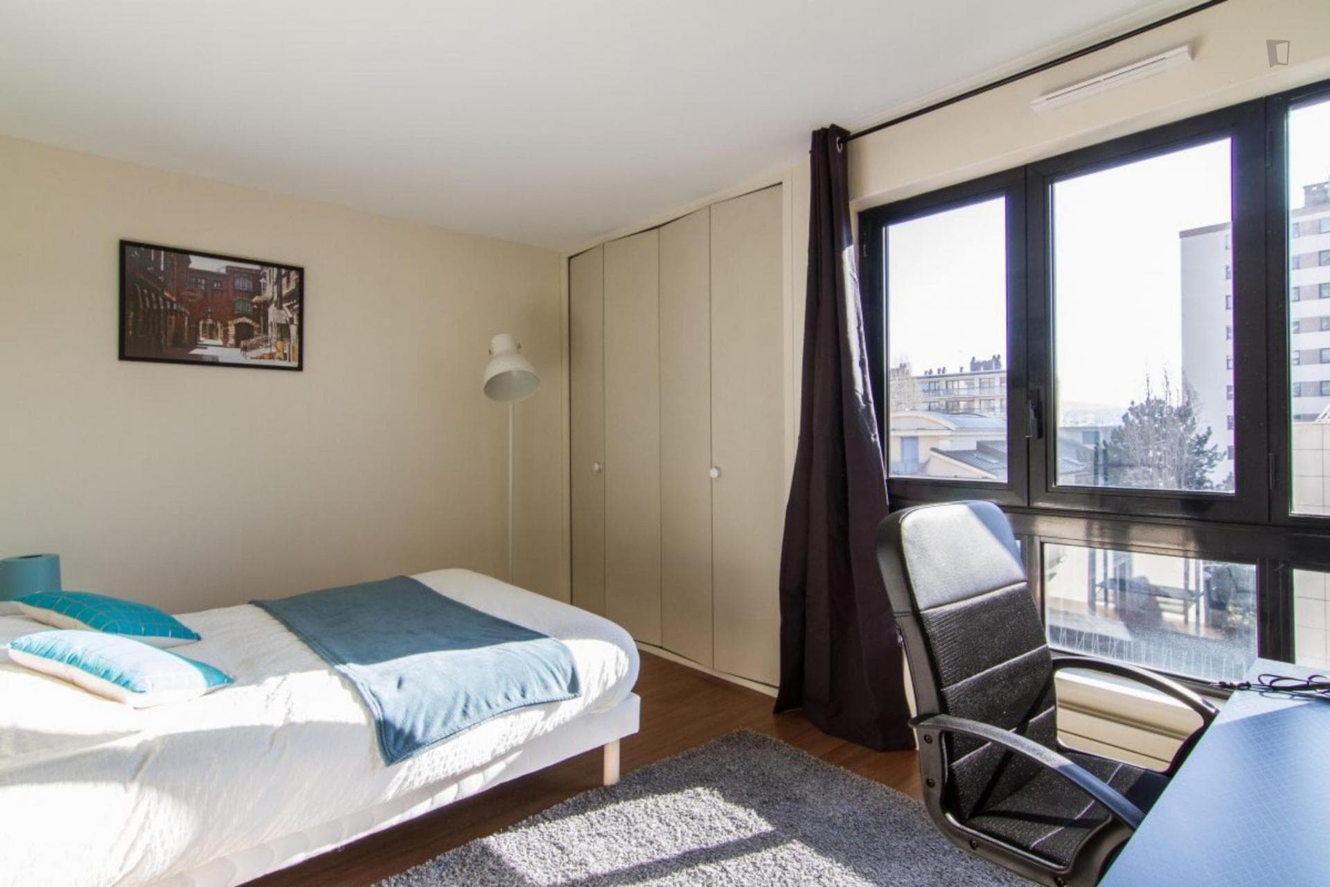 Spacious bedroom - 15m² - RU13 photo 1