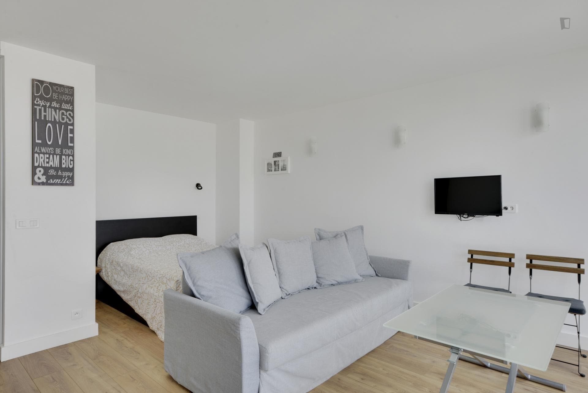 Alcove studio in Montparnasse, Double bed photo 1