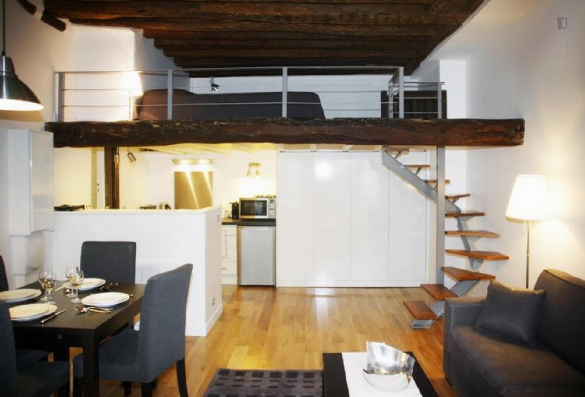 Open-plan studio in the heart of Paris photo 1