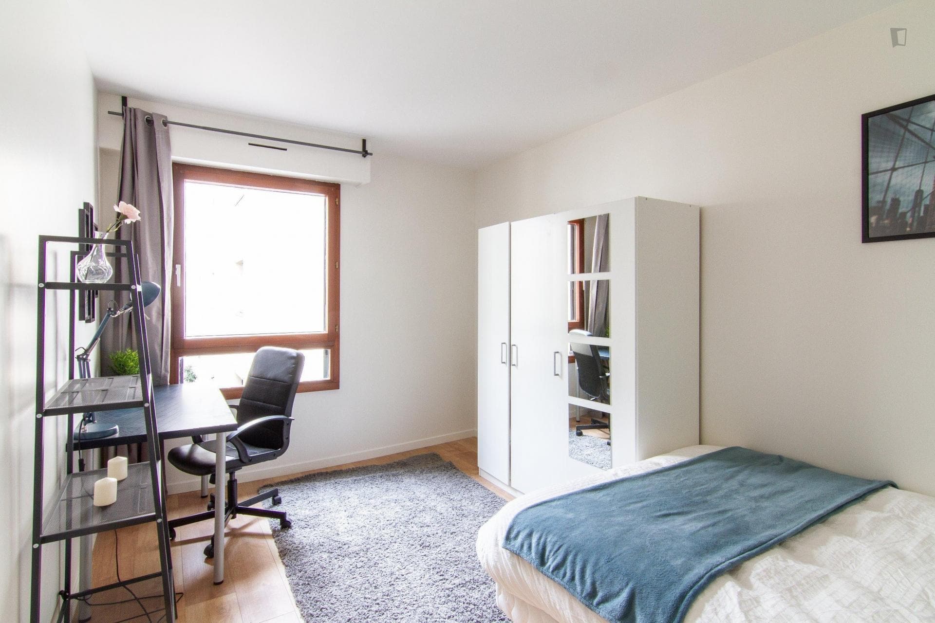 Spacious and bright room - 14m² - RU5 photo 1