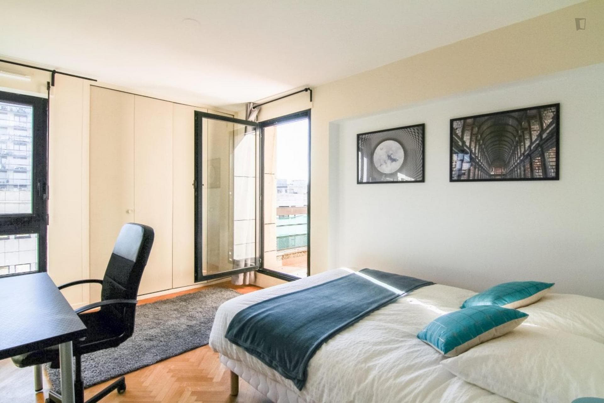 Bright room - 14m² - RU14 photo 1
