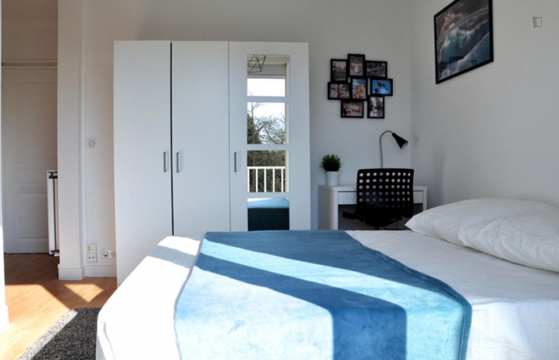 Large bedroom with balcony - 15m² - NT1 photo 1