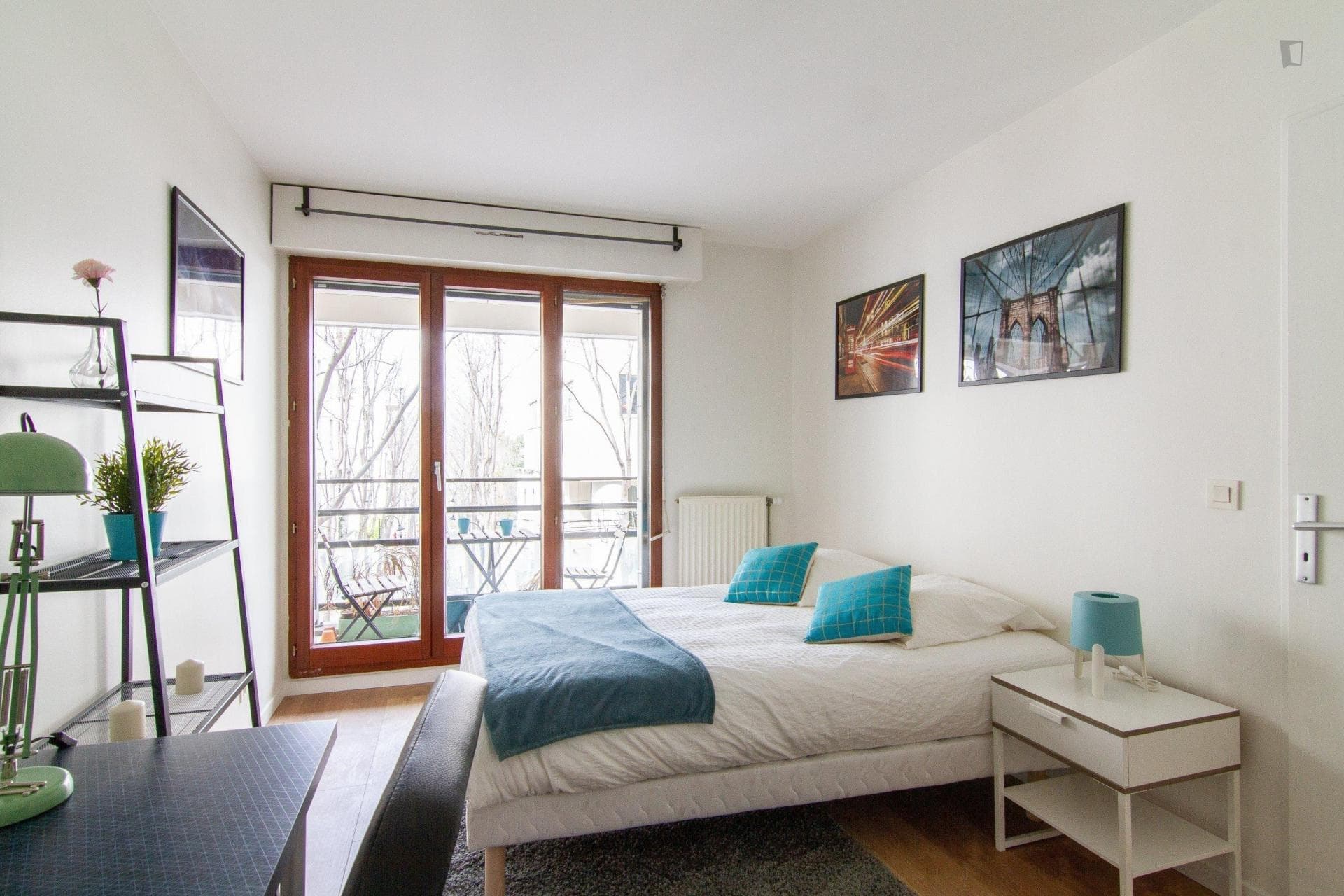 Large bright bedroom - 15m² - RU1 photo 1