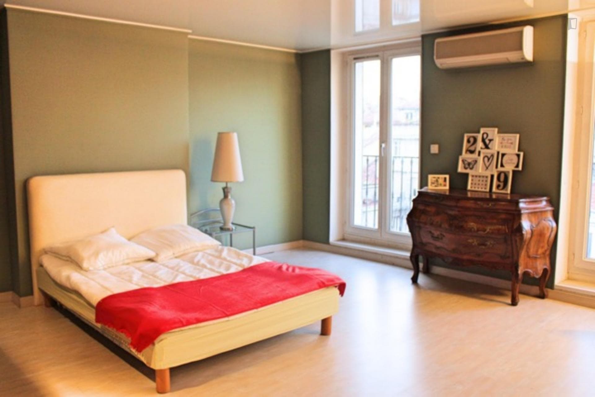 Very spacious room - 25m² - MA10 photo 1