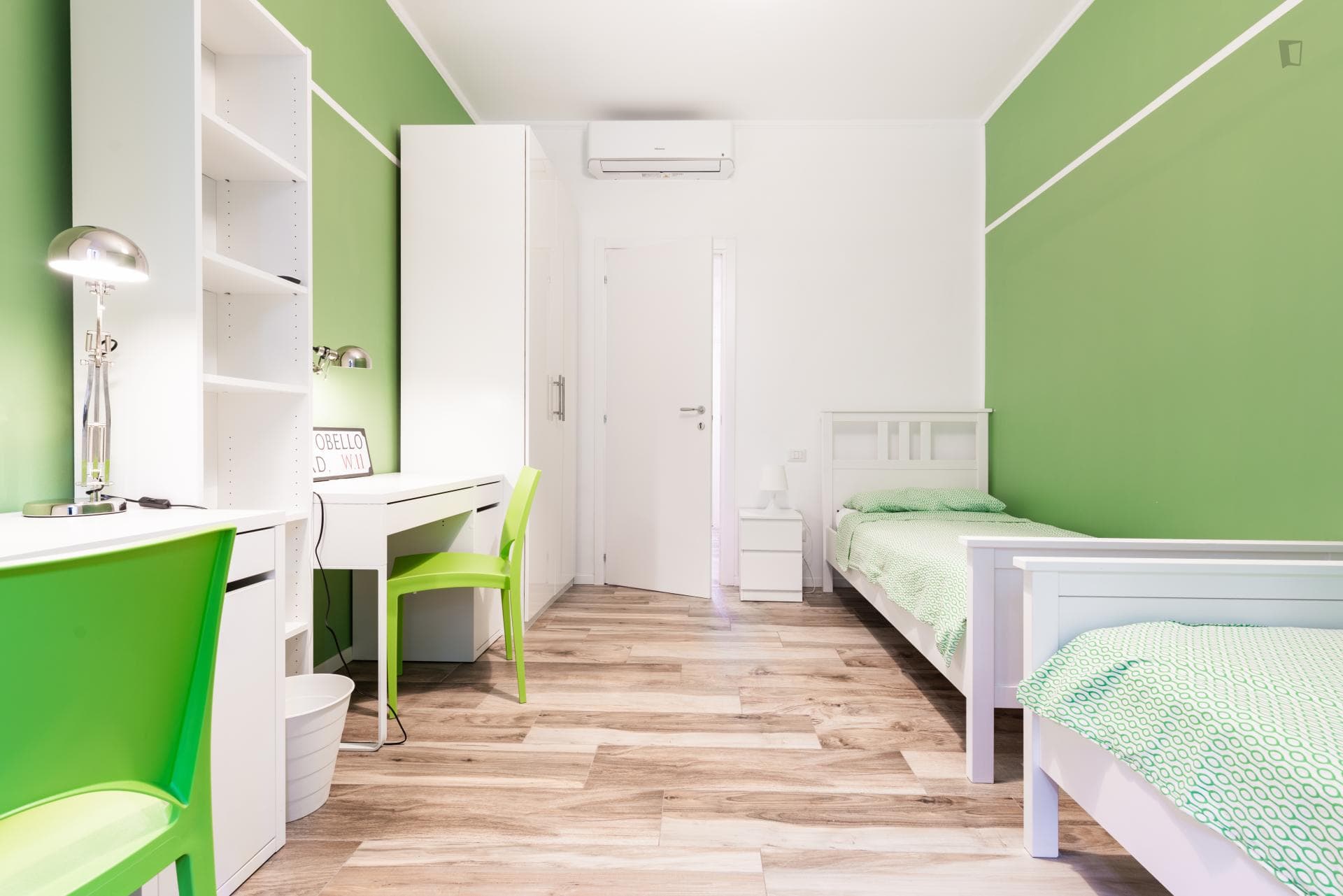 Cosy bed in a twin bedroom close to Bicocca University photo 1