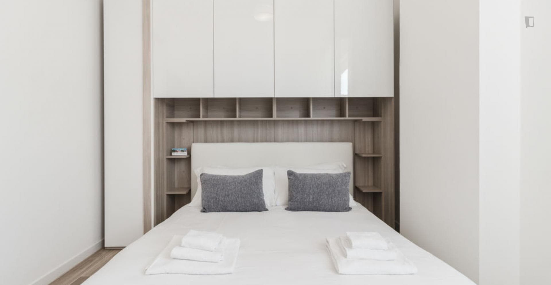 Cool 1-bedroom apartment near Via Brunelleschi tram stop photo 1
