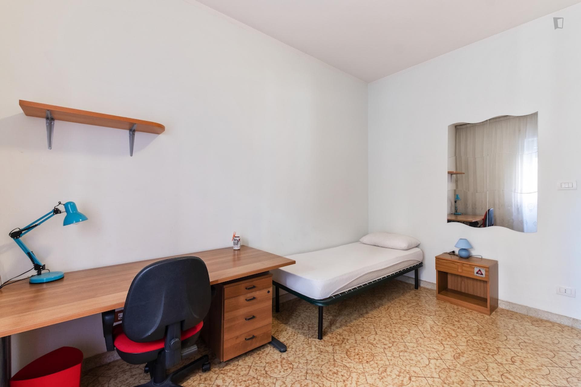 Nice single bedroom near Balzani train station photo 1