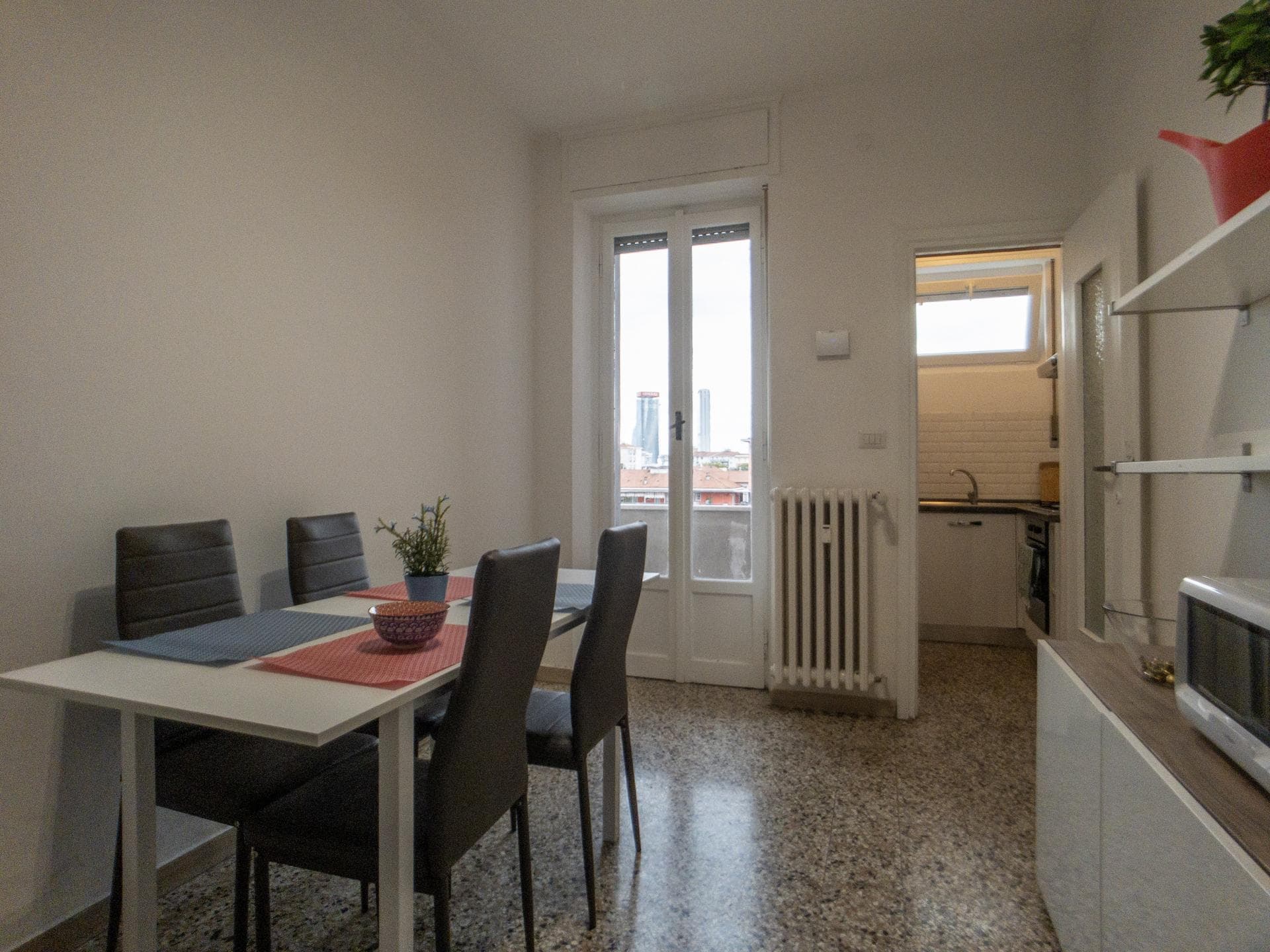 Bed in a twin bedroom connected with Cattolica University photo 1