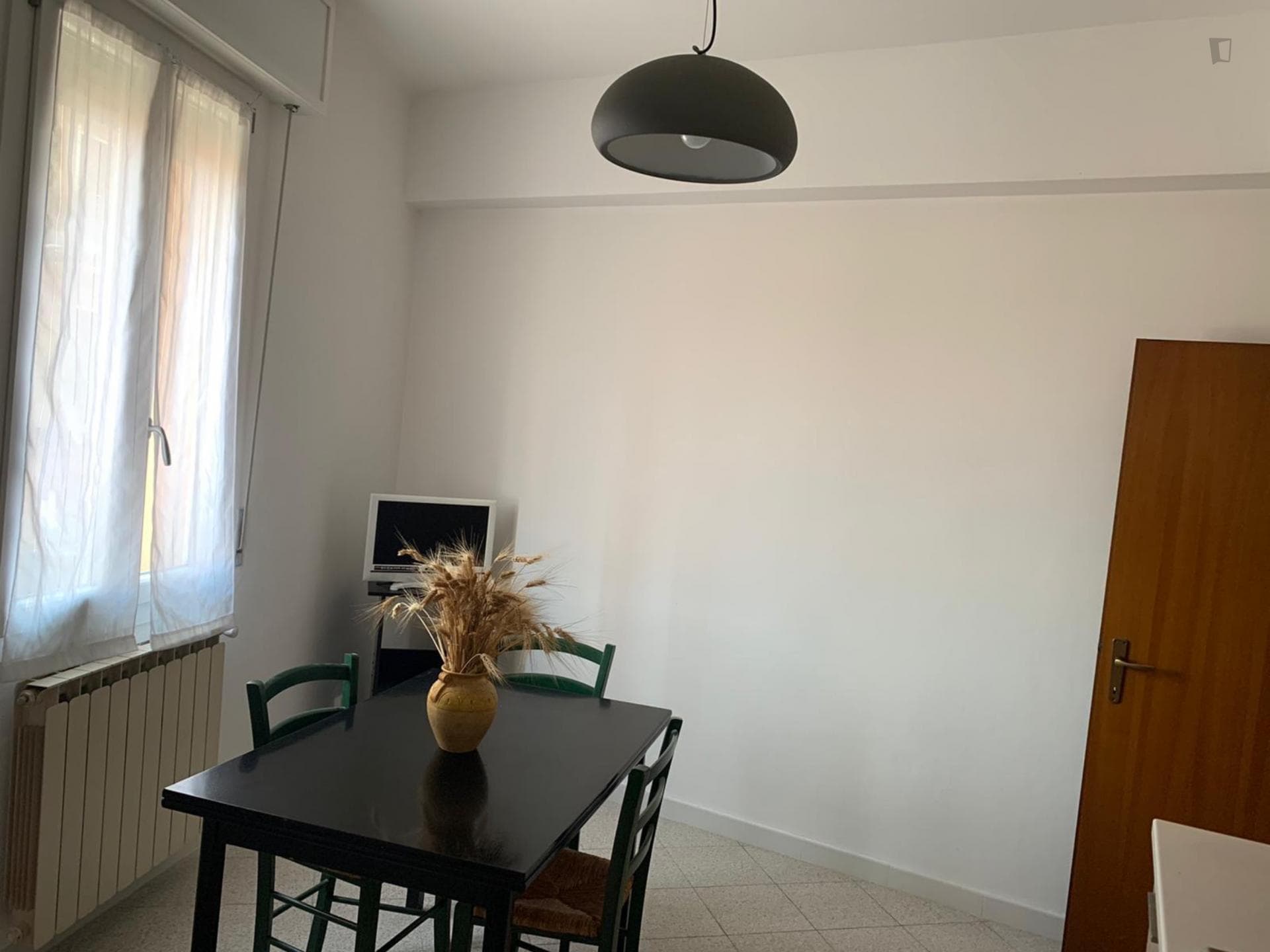 Nice bedroom in a 2 bedrooms apartment close to Bologna Centrale photo 1