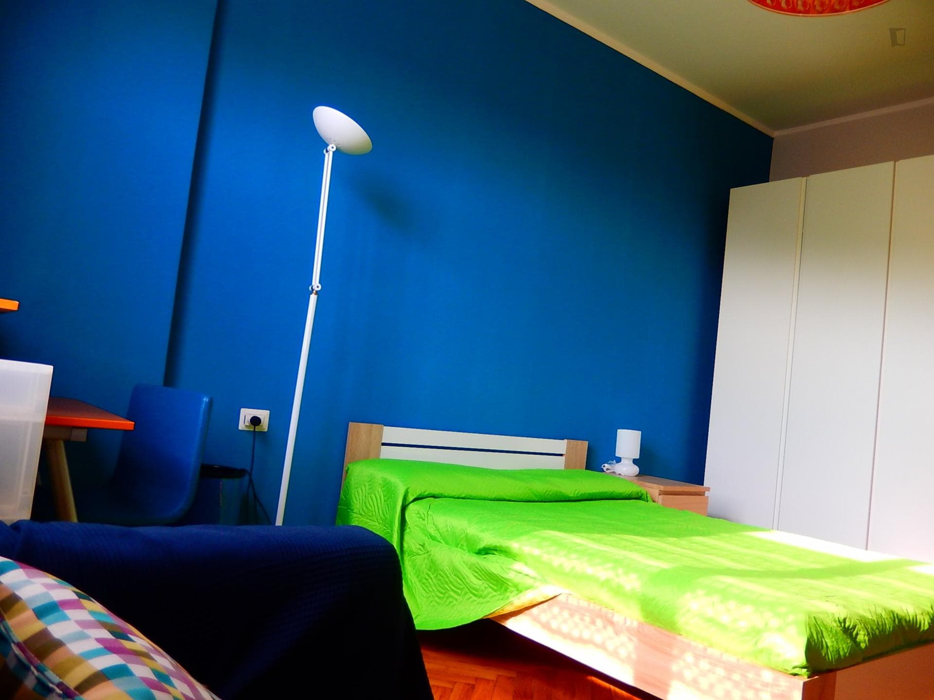 Spacious Double Bedroom near De Angeli metro station photo 1