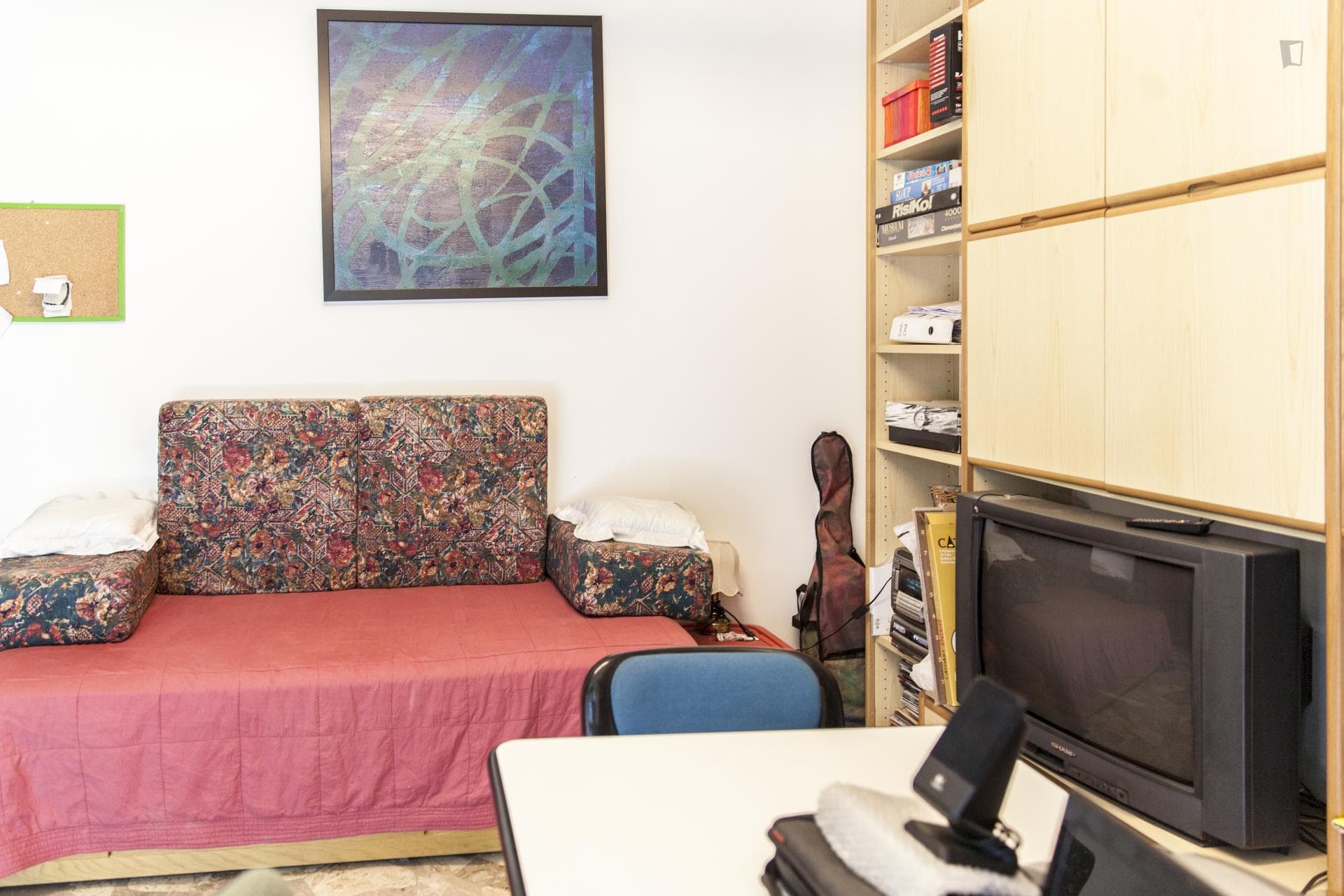 Comfy double bedroom near the Libera Accademia Belle Arti Firenze photo 1