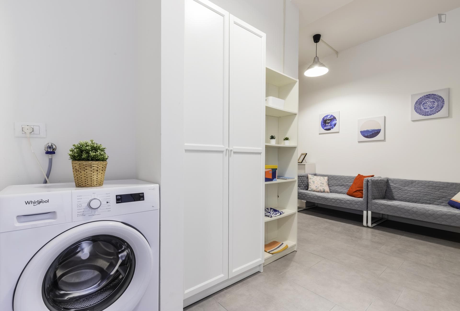 Alluring double bedroom near Cenisio metro station photo 1