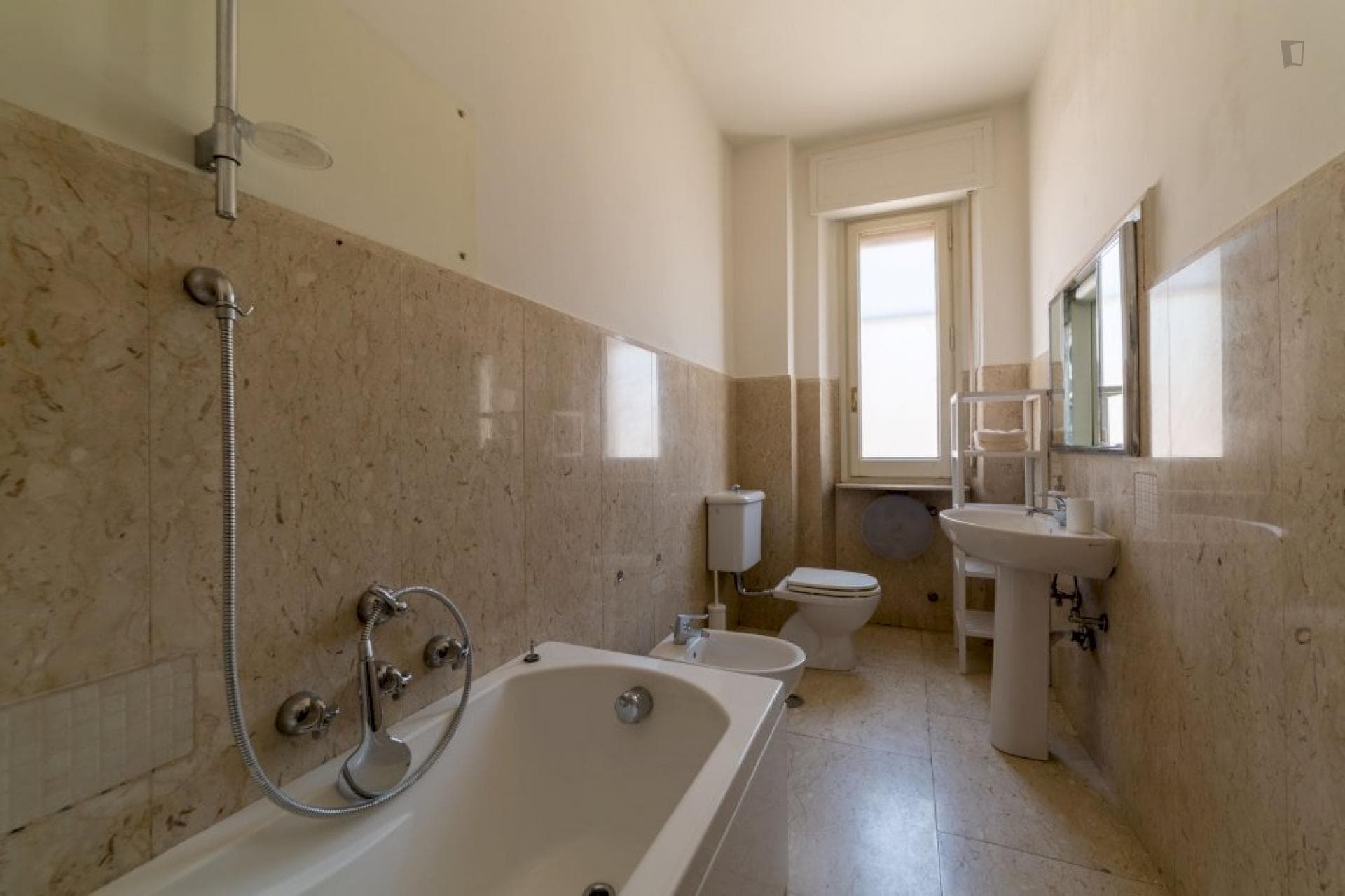 Cosy double bedroom close to Campo di Marte station photo 1